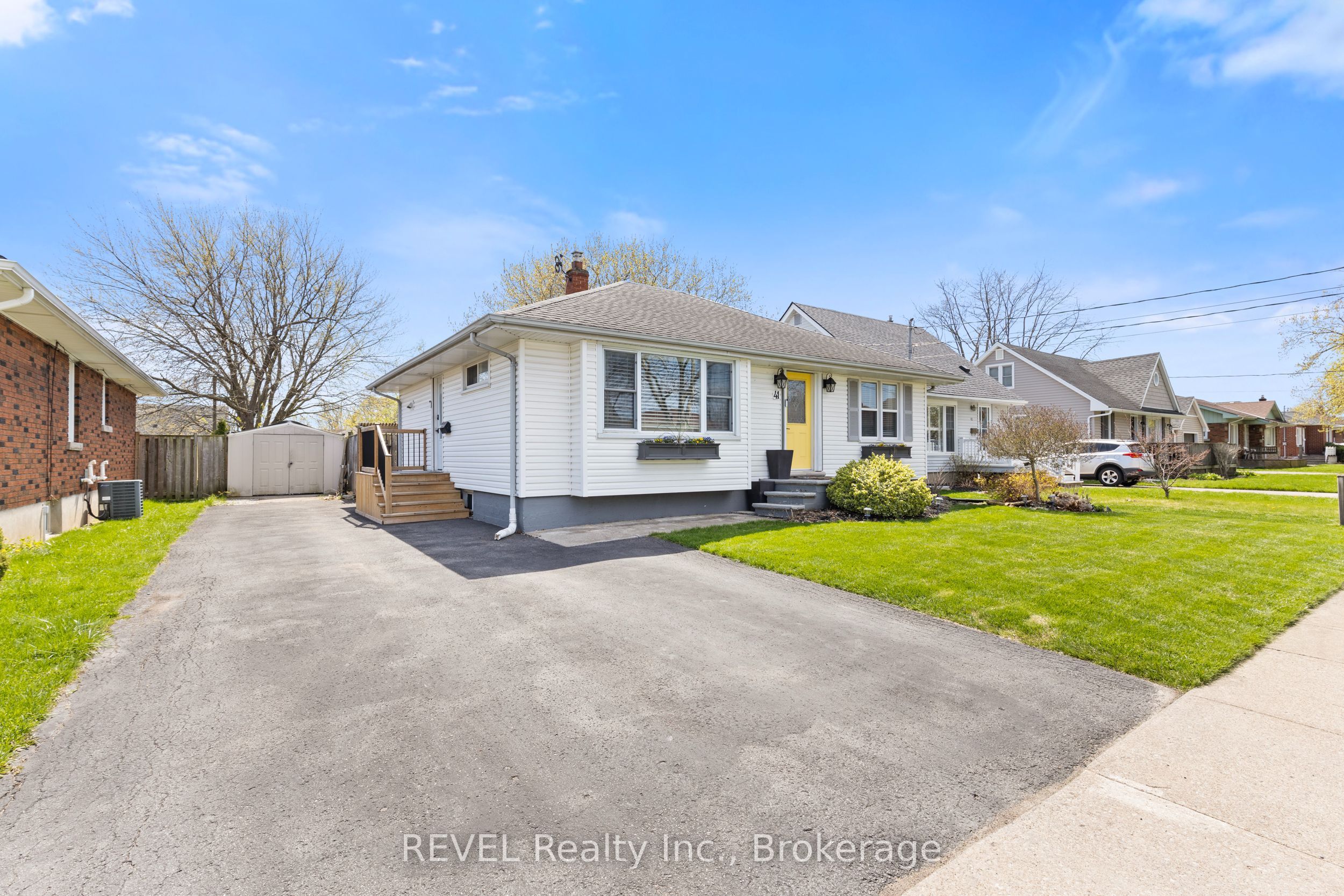 41 Rose Avenue, Thorold, ON L2V 3C7 photo 2
