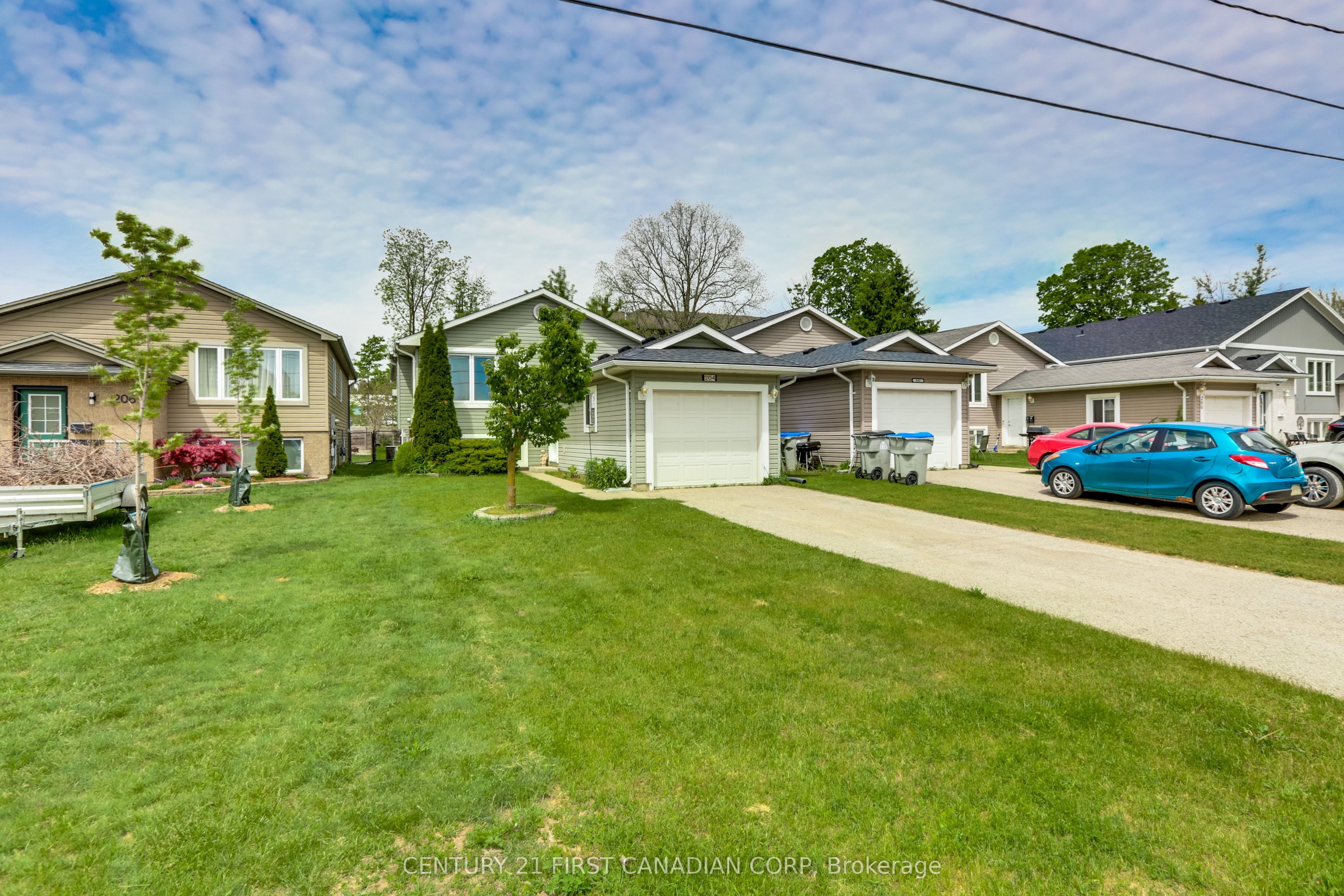 204 Ewart Street, Strathroy-Caradoc, ON N7G 4G6 photo 2