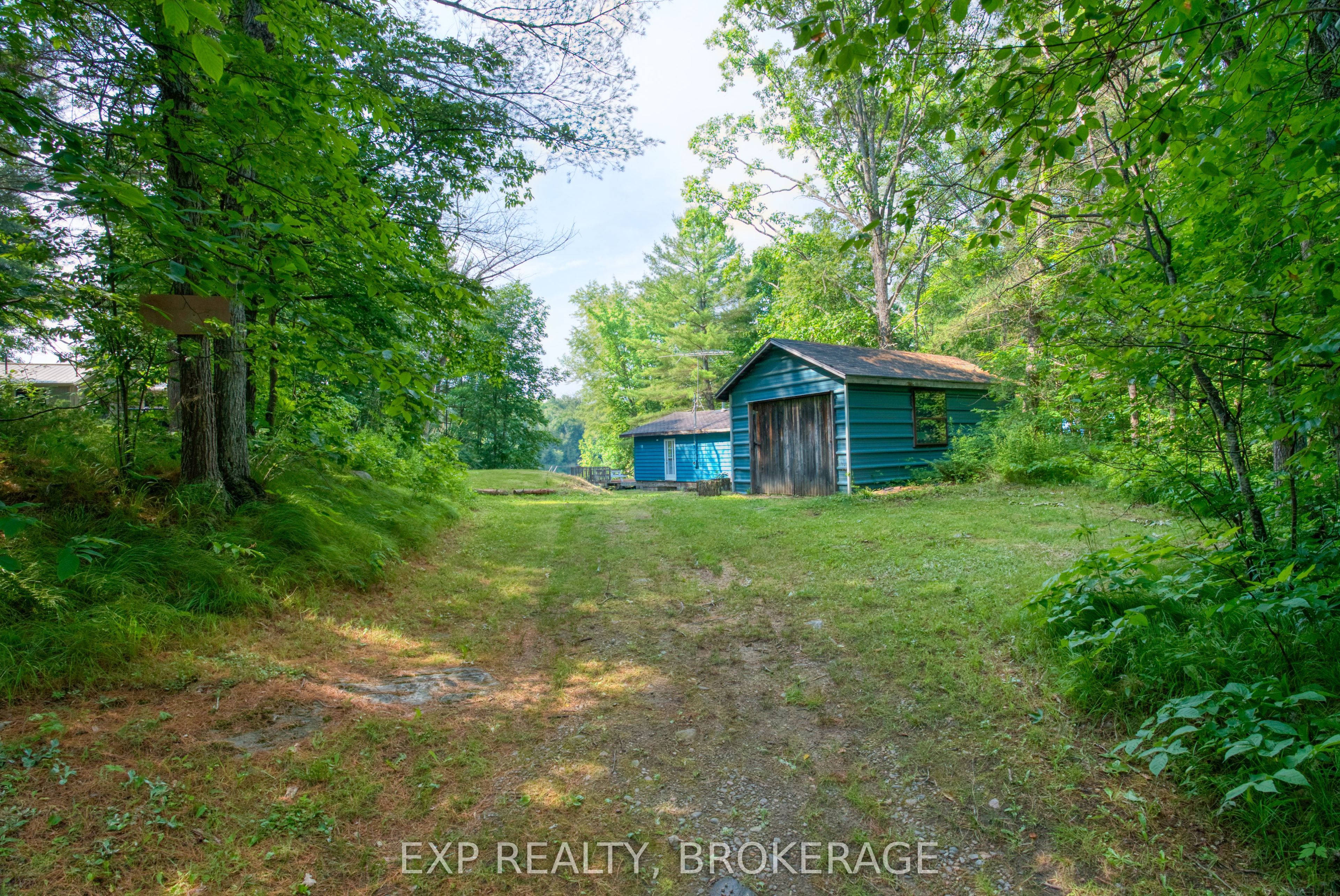 1036 Turner Way, Frontenac, ON K0H 1B0 photo 2