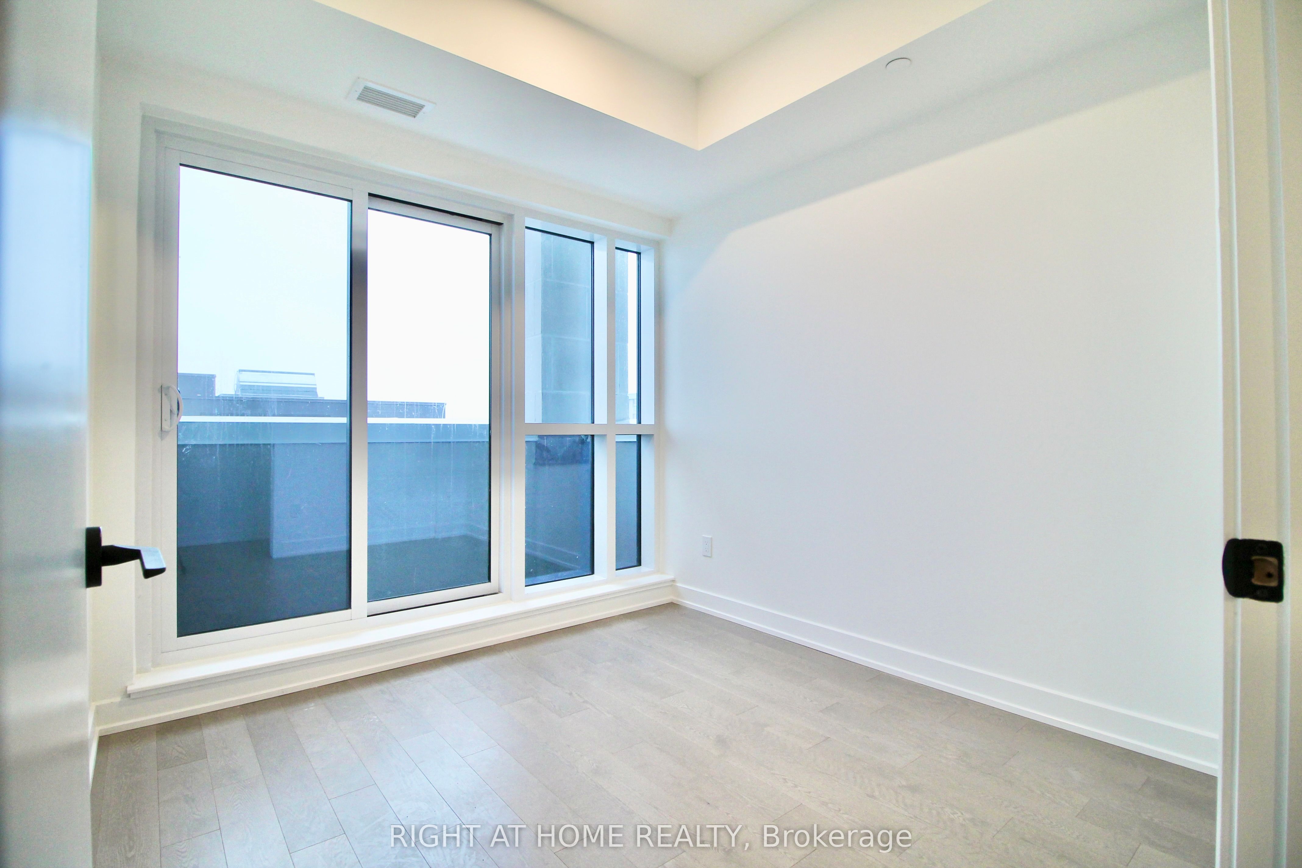 560 Rideau Street 1004, Lower Town - Sandy Hill, ON K1N 5Z8 photo 4
