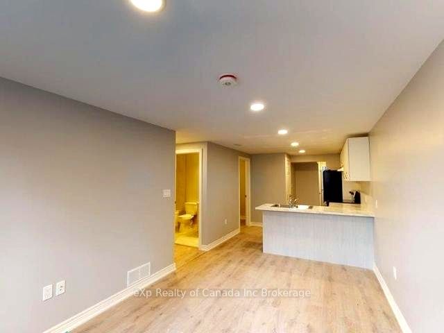 18 C Merigold Street Lower, St. Catharines, ON L2S 2N3 photo 4