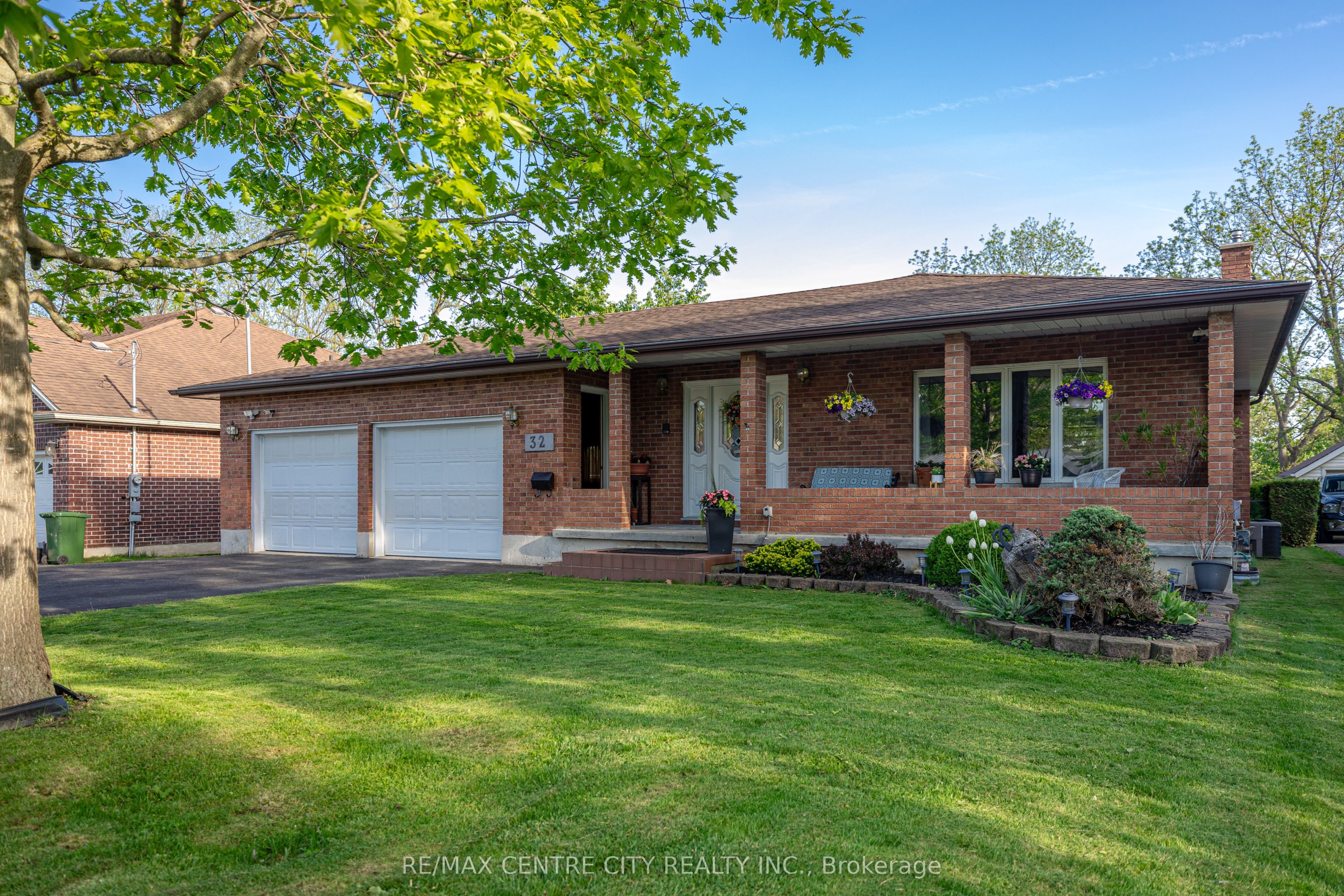 32 Brock Street, St. Thomas, ON N5P 2B2