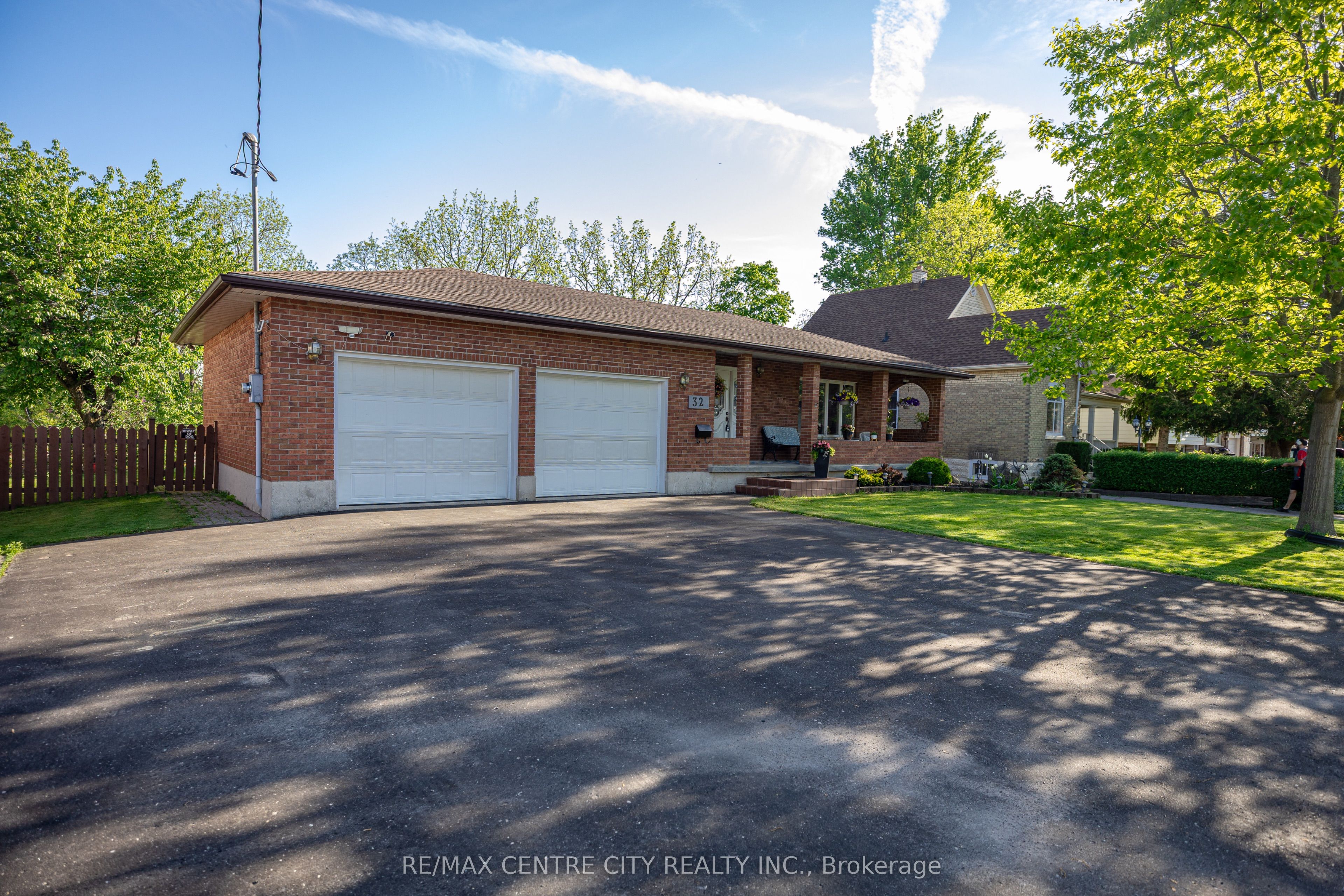 32 Brock Street, St. Thomas, ON N5P 2B2 photo 3