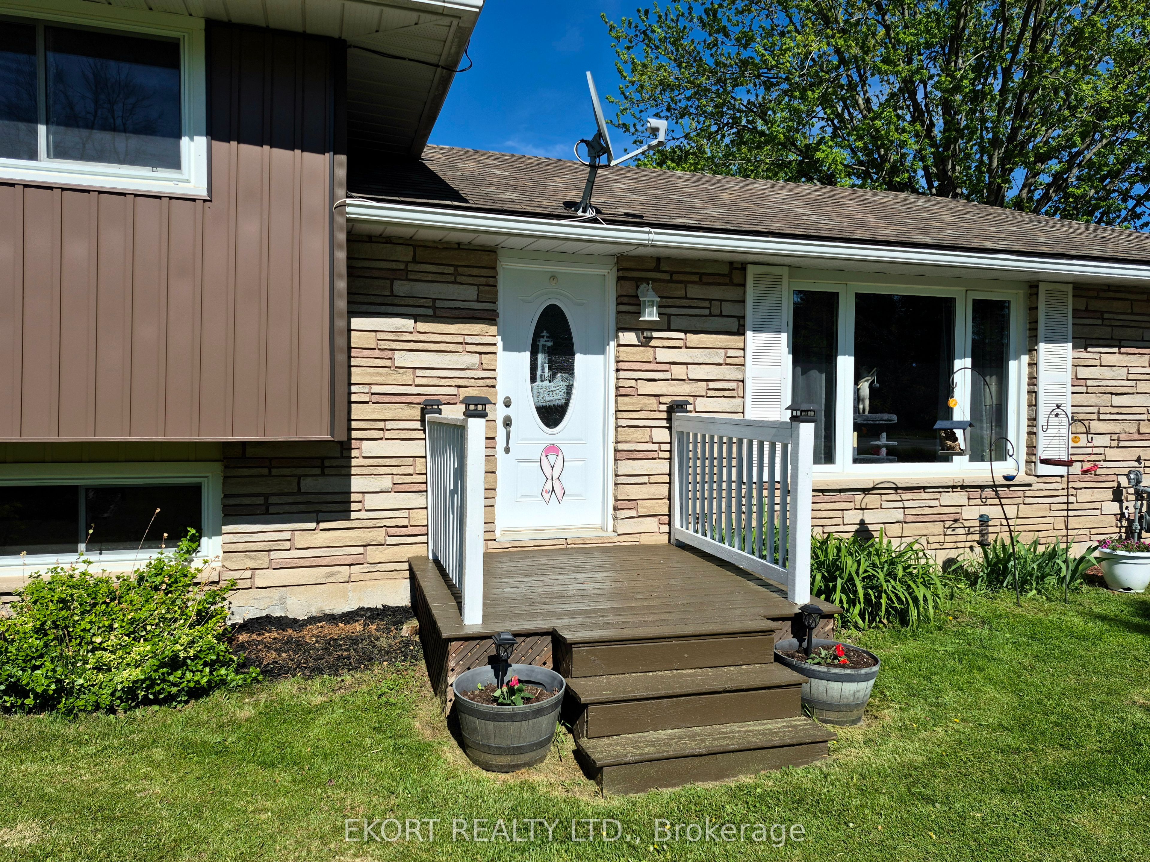 2328 Wallbridge-Loy Road, Quinte West, ON K0K 2B0 photo 2