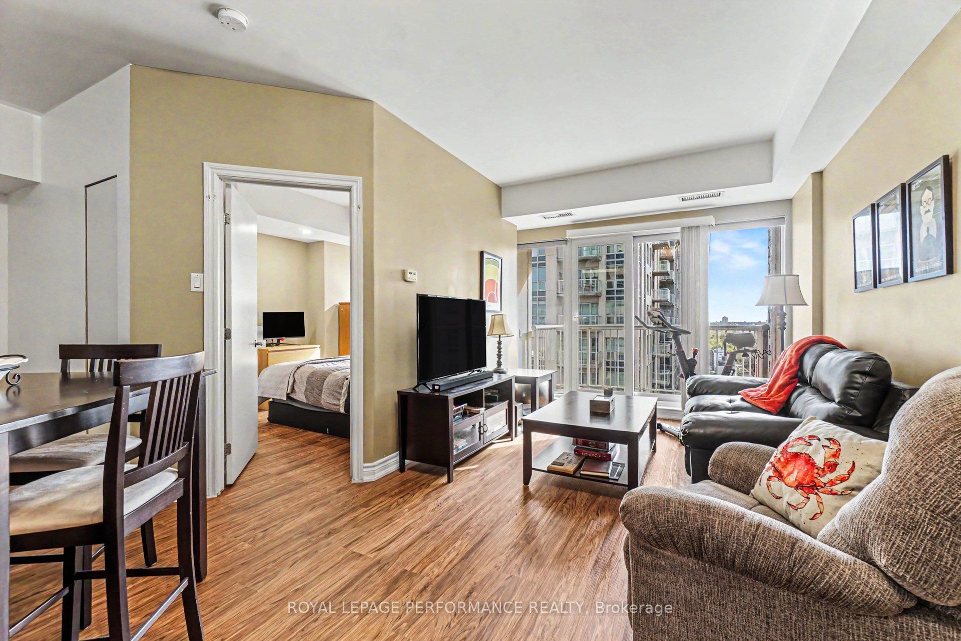 234 Rideau Street 2205, Lower Town - Sandy Hill, ON K1N 0A9 photo 3