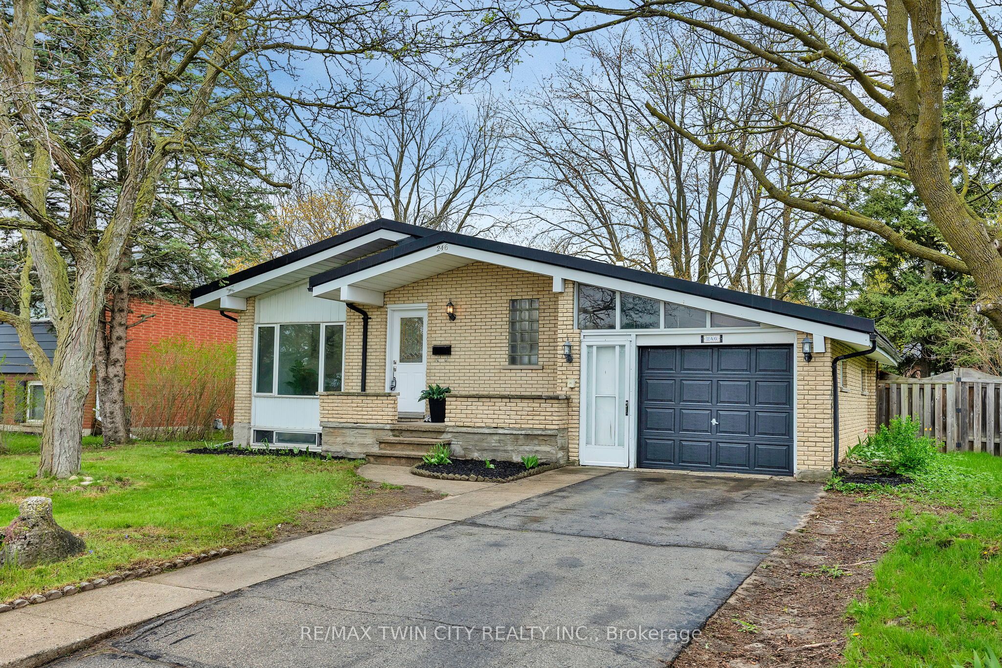 246 Hillcrest Road, Cambridge, ON N3H 1B2 photo 4