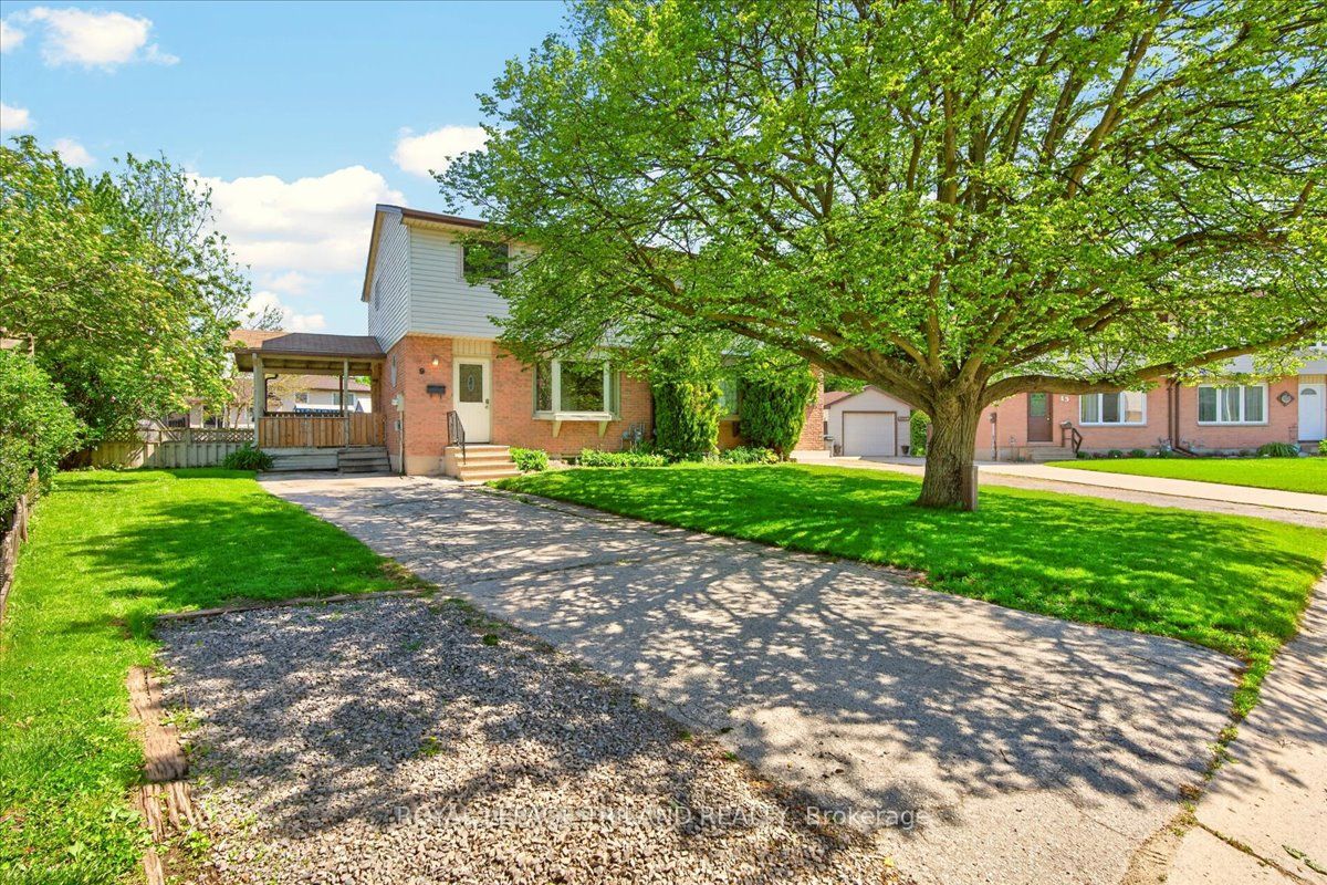 9 Parcreek Place, Strathroy-Caradoc, ON N7G 3S1 photo 3