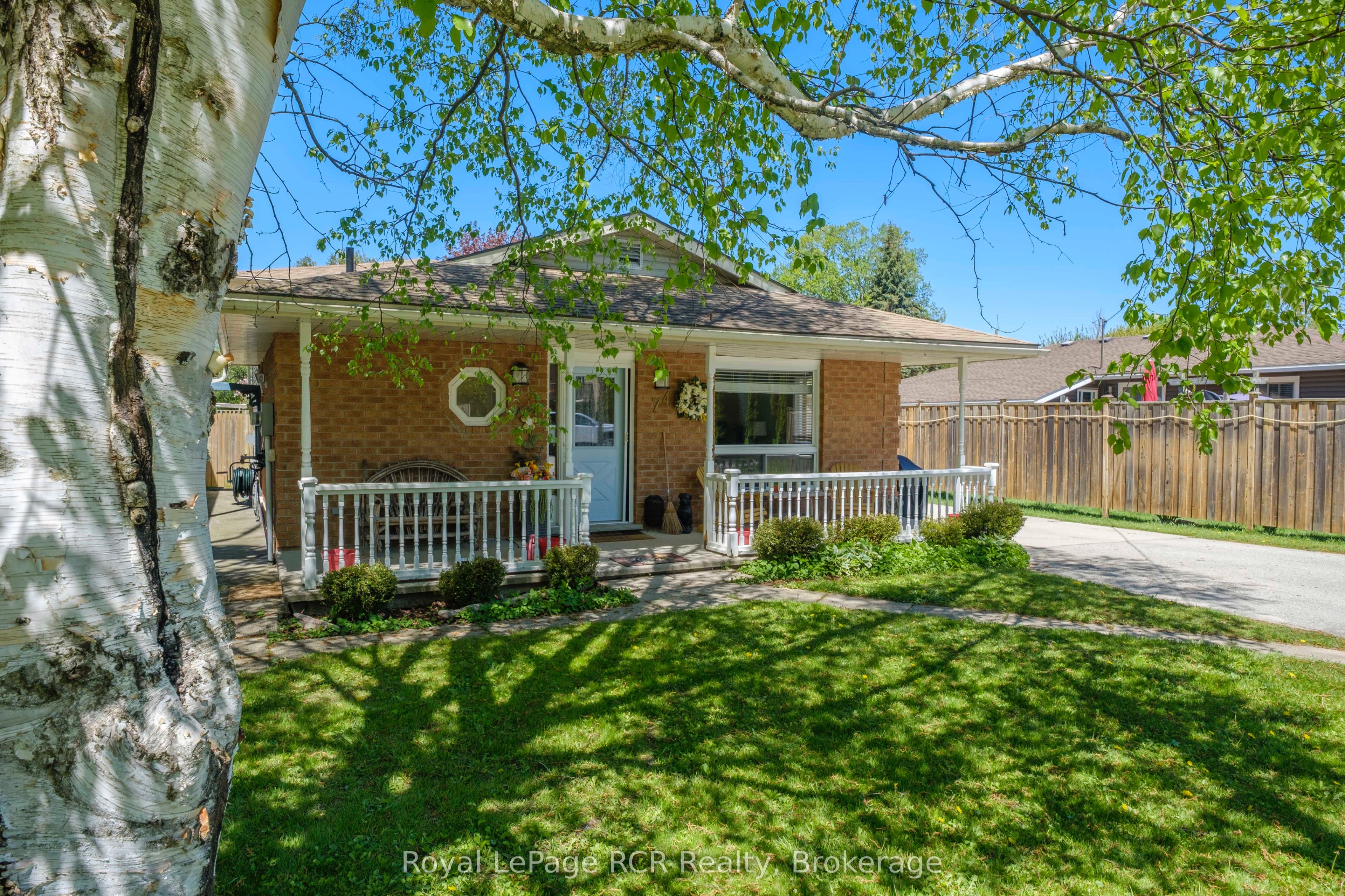 74 Grenville Street N, Saugeen Shores, ON N0H 2L0 photo 2