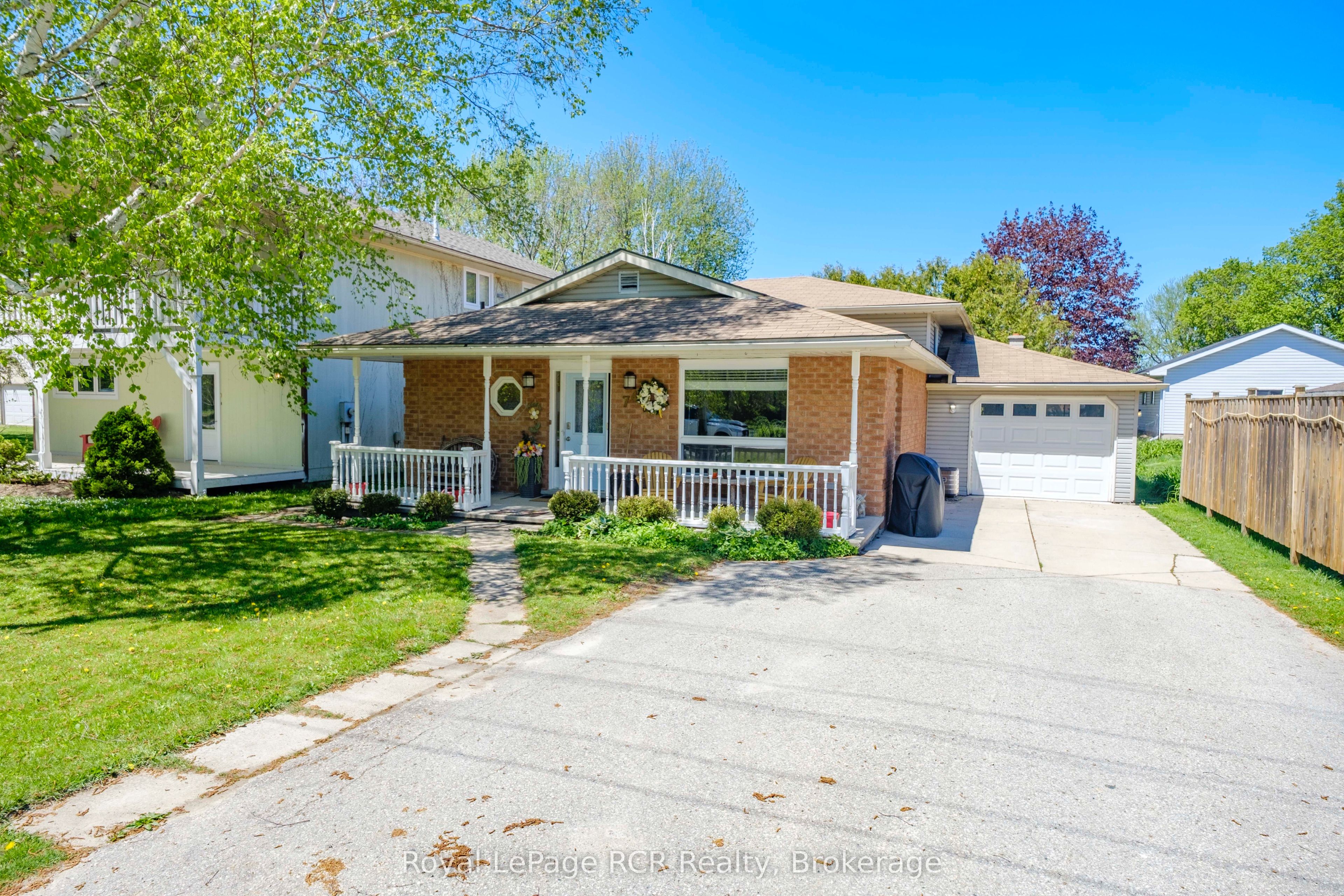 74 Grenville Street N, Saugeen Shores, ON N0H 2L0 photo 3