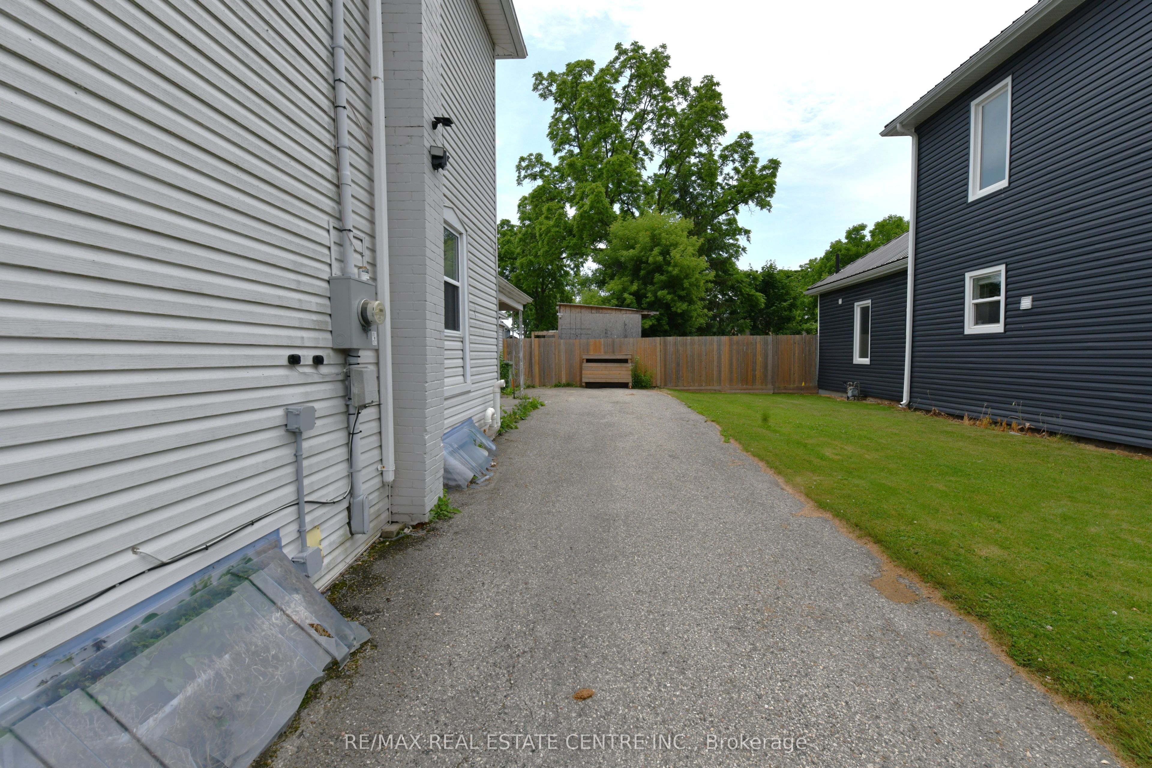 10 MEDA Street, St. Thomas, ON N5P 1W5 photo 2