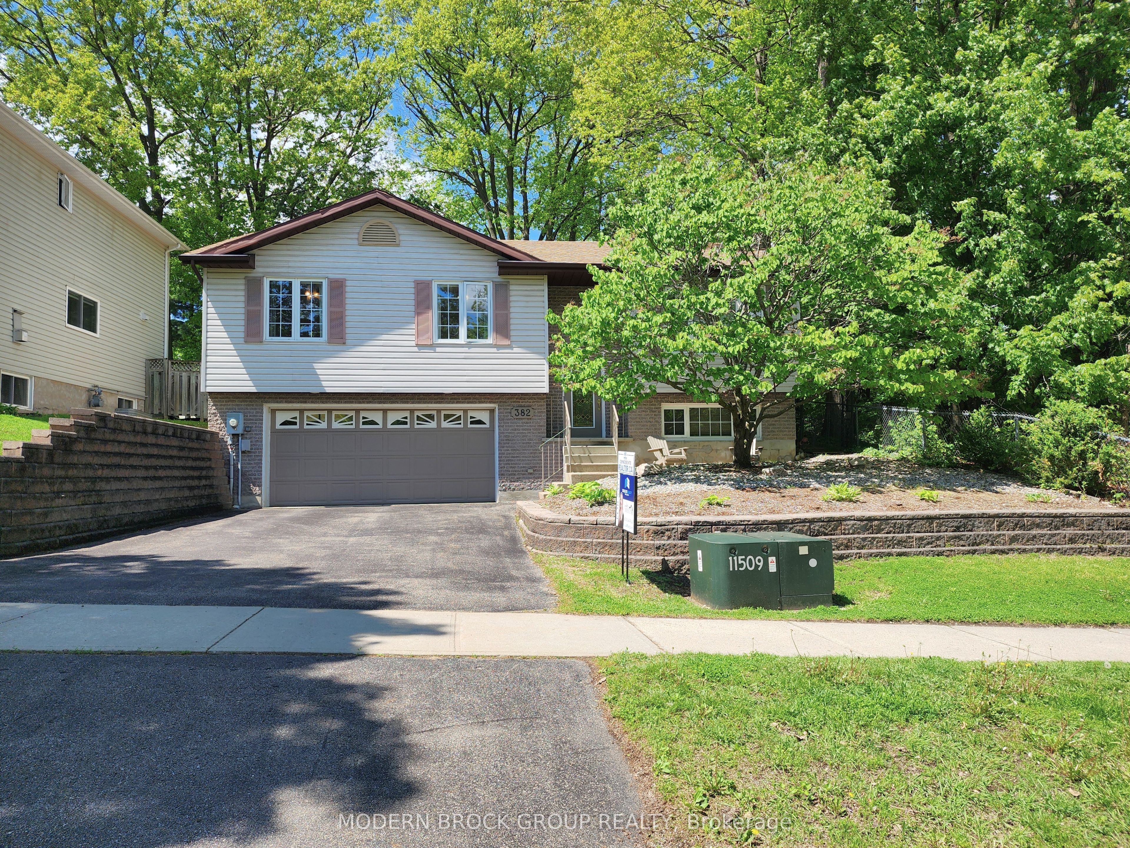 382 PEARL Street W, Brockville, ON K6V 4E5
