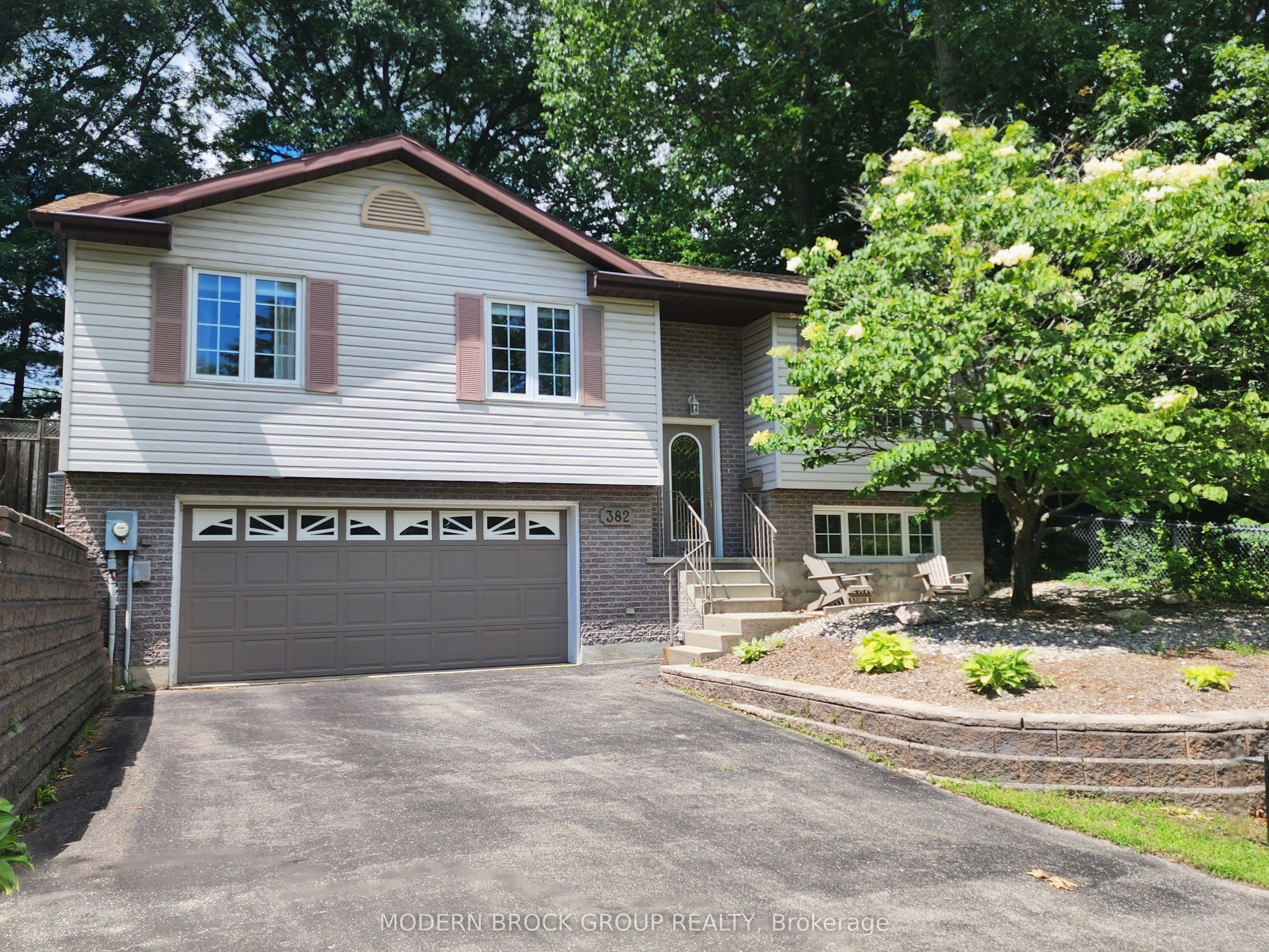 382 PEARL Street W, Brockville, ON K6V 4E5 photo 3
