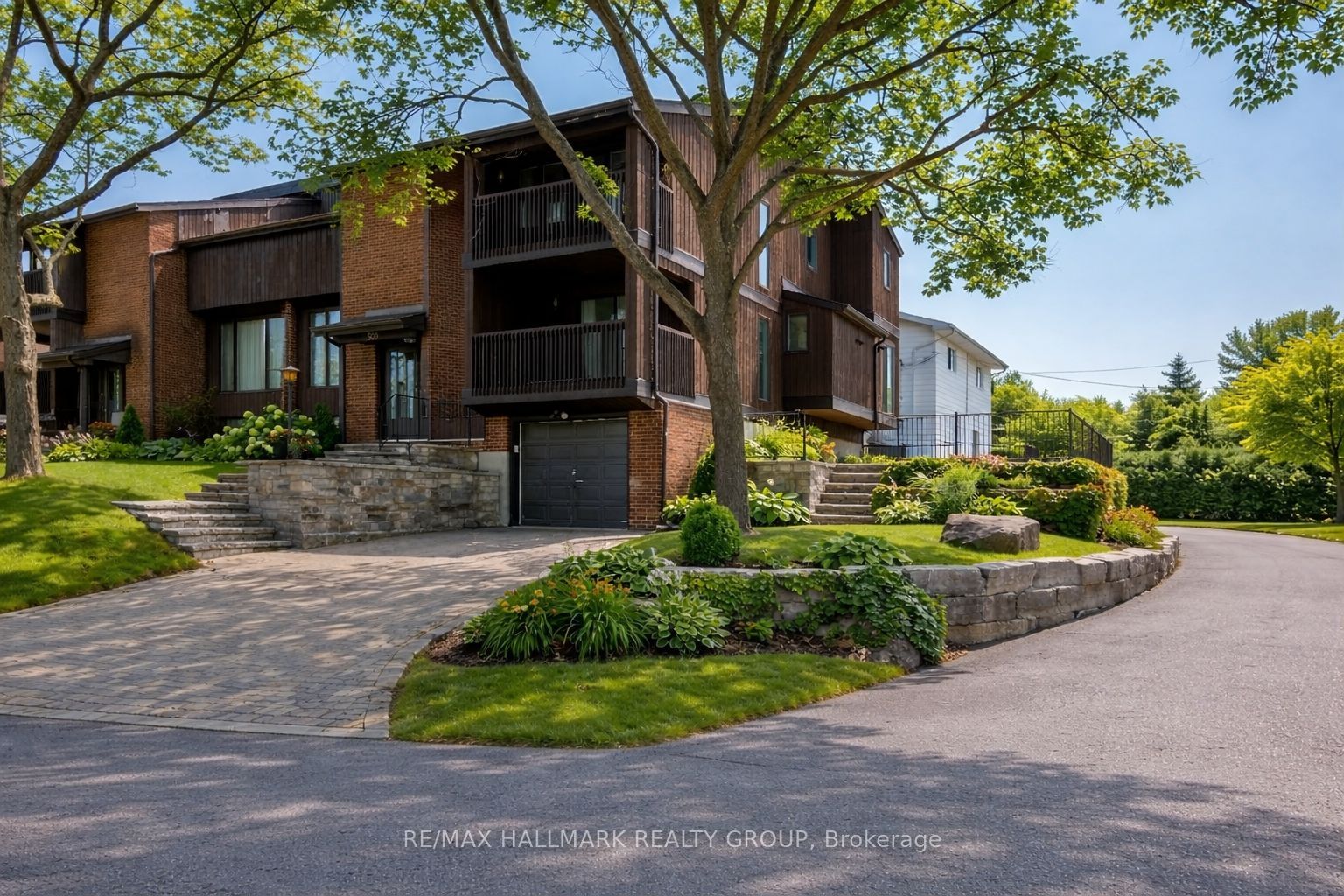 500 Foxview Place, Manor Park - Cardinal Glen and Area, ON K1K 4C4 photo 2