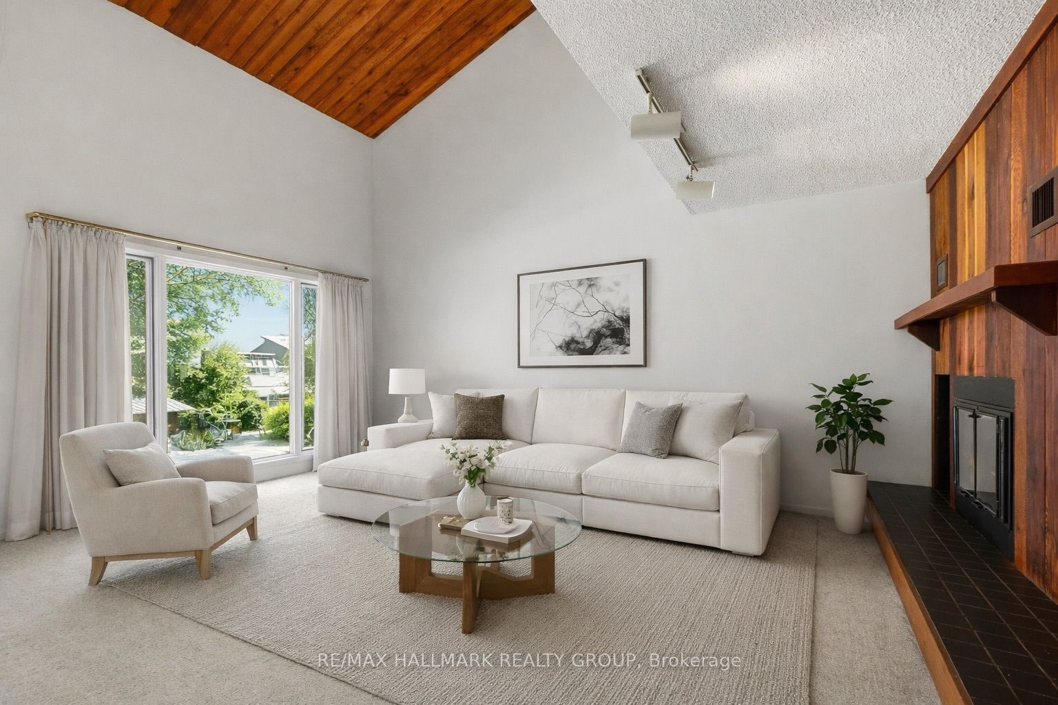 500 Foxview Place, Manor Park - Cardinal Glen and Area, ON K1K 4C4 photo 3