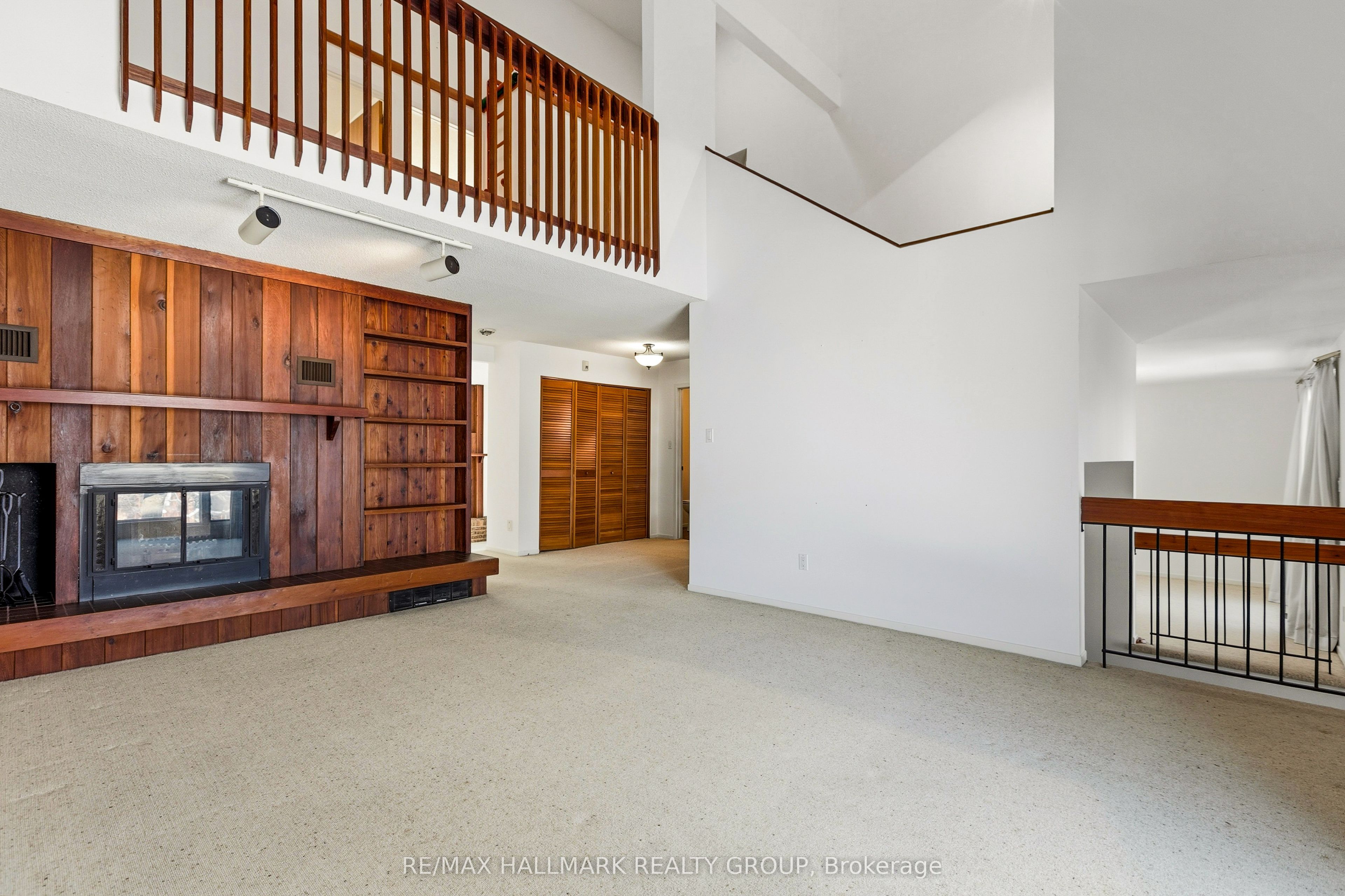 500 Foxview Place, Manor Park - Cardinal Glen and Area, ON K1K 4C4 photo 4