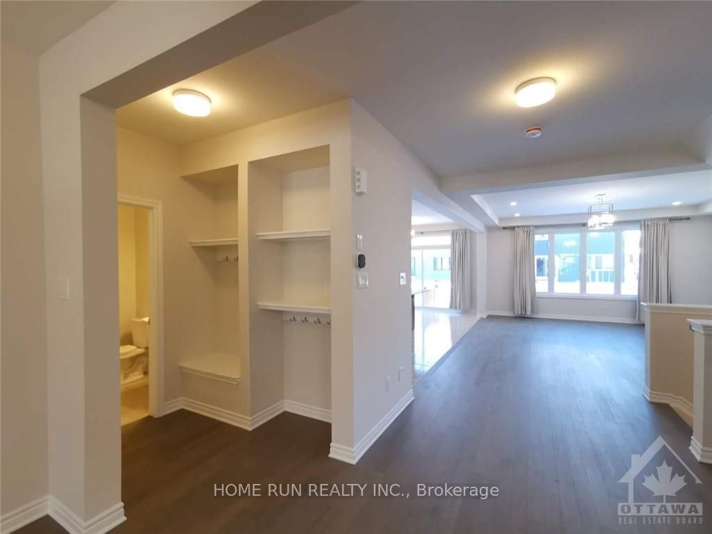 718 Brittanic Road, Kanata, ON K2V 0N7 photo 2