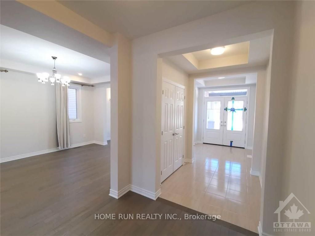 718 Brittanic Road, Kanata, ON K2V 0N7 photo 3