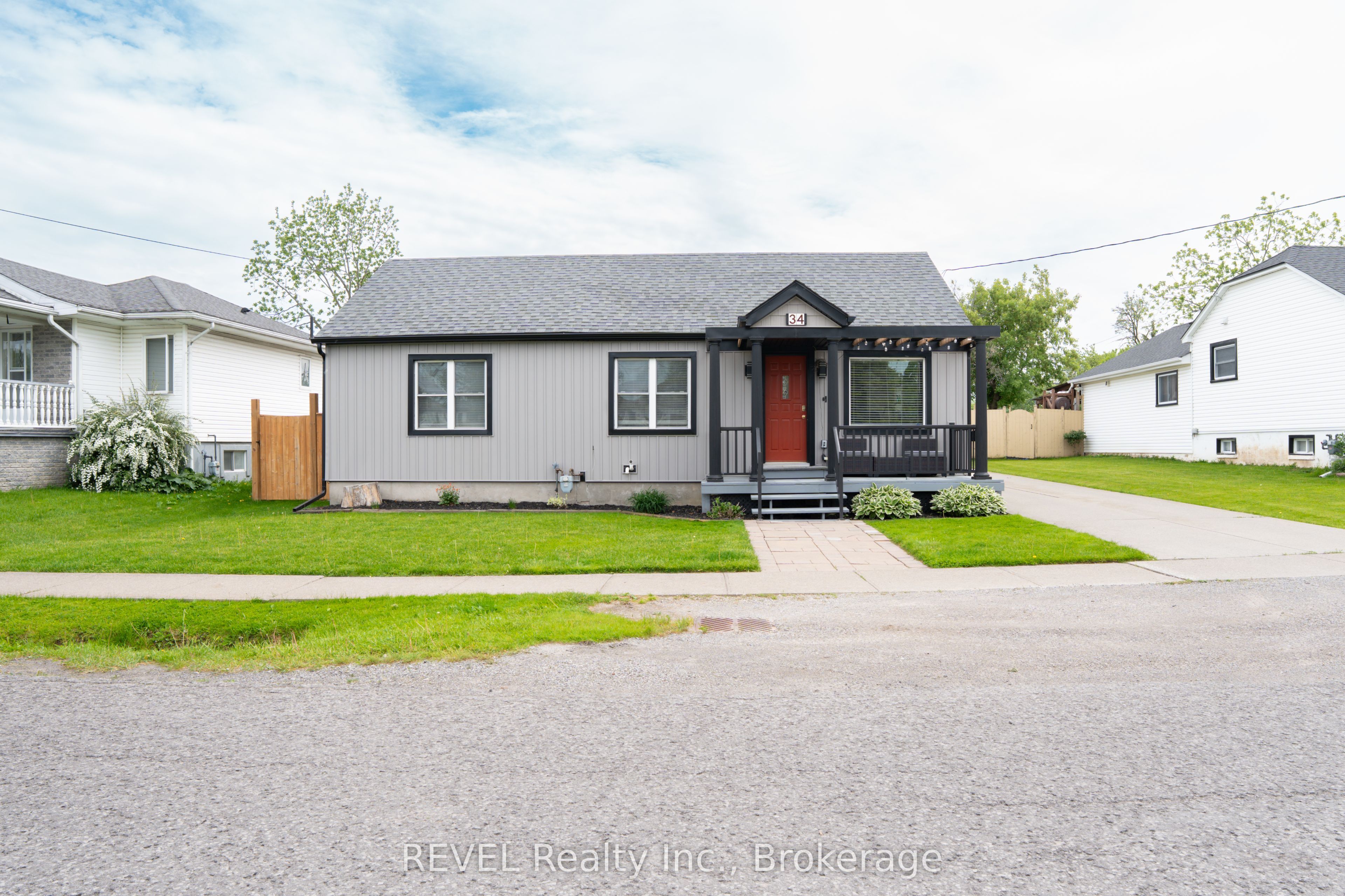 34 Bloomfield Avenue, St. Catharines, ON L2P 1X3 photo 2