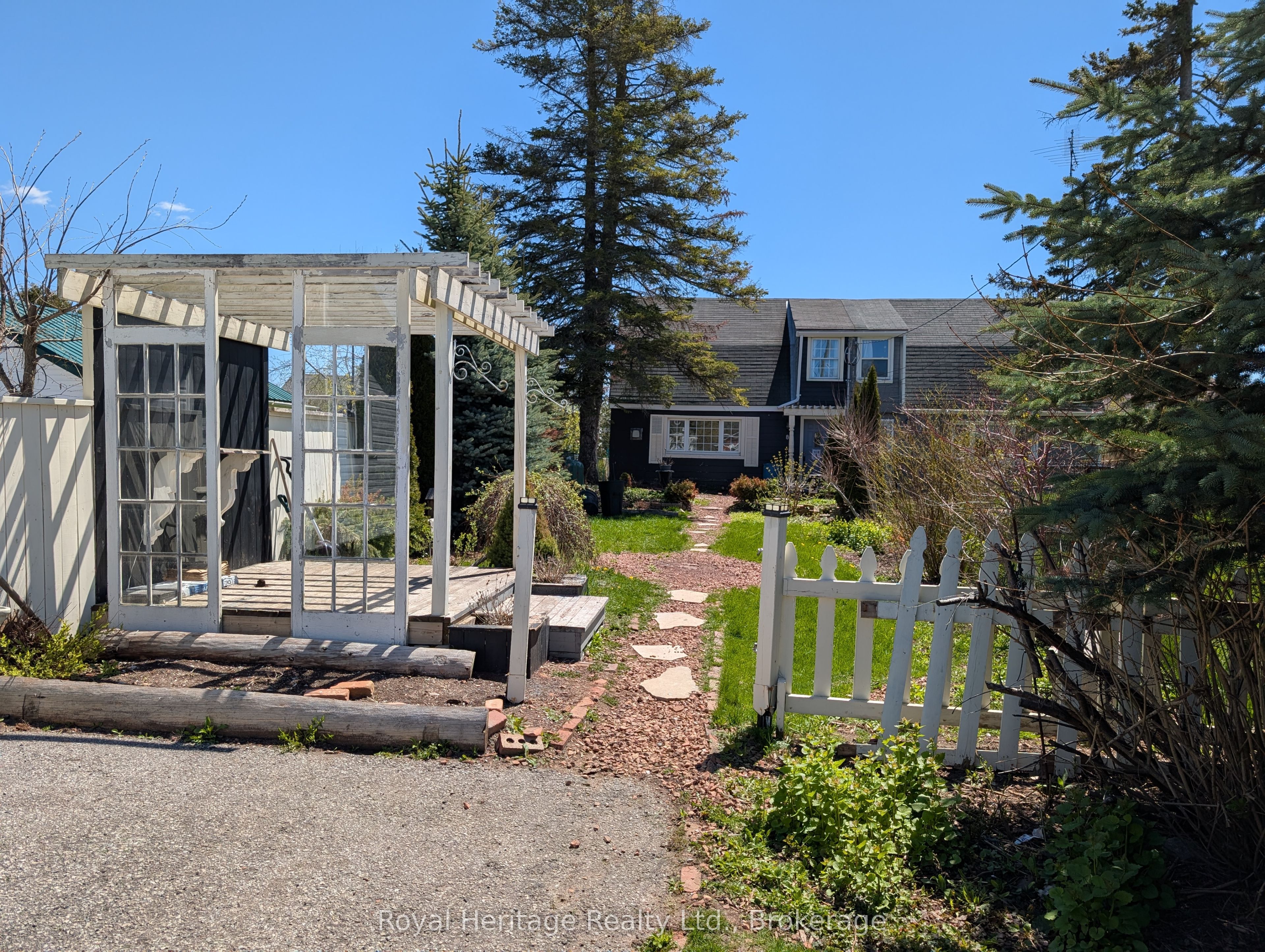 89 Lindsay Street, Kawartha Lakes, ON K0M 1N0