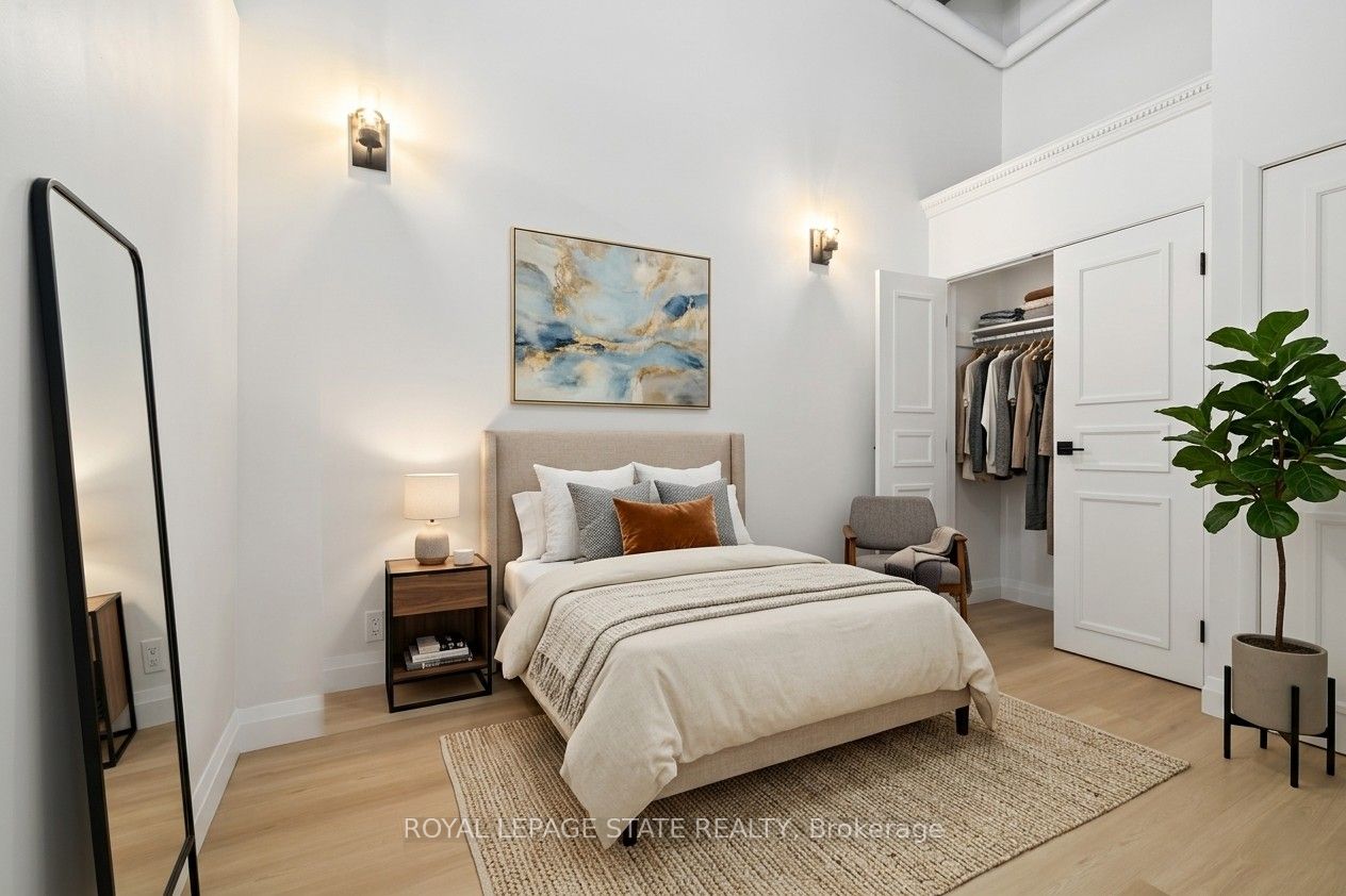 11 Rebecca Street 105, Hamilton, ON L8R 3H7 photo 4