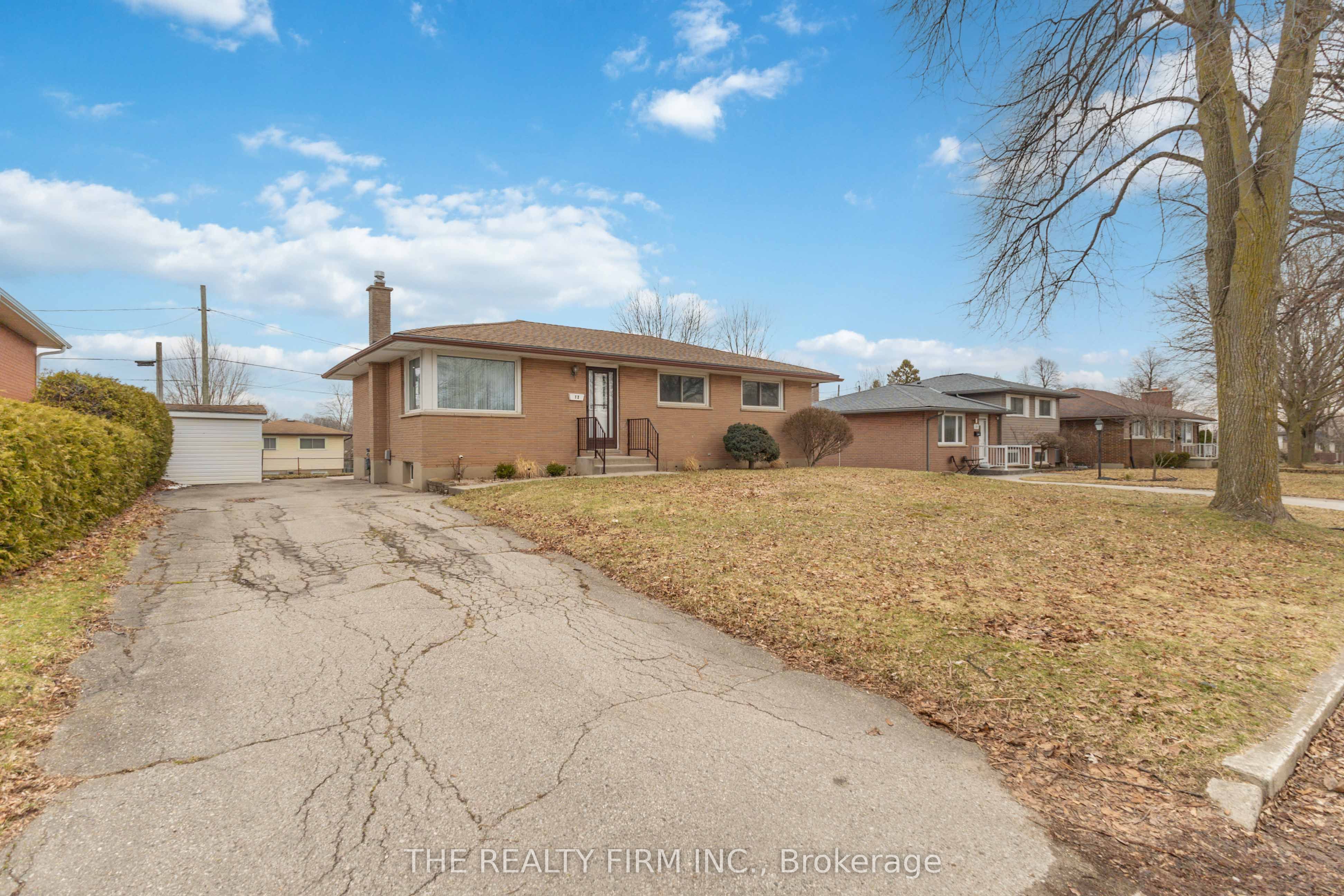 12 Curtis Avenue, London South, ON N5Z 4G1 photo 2