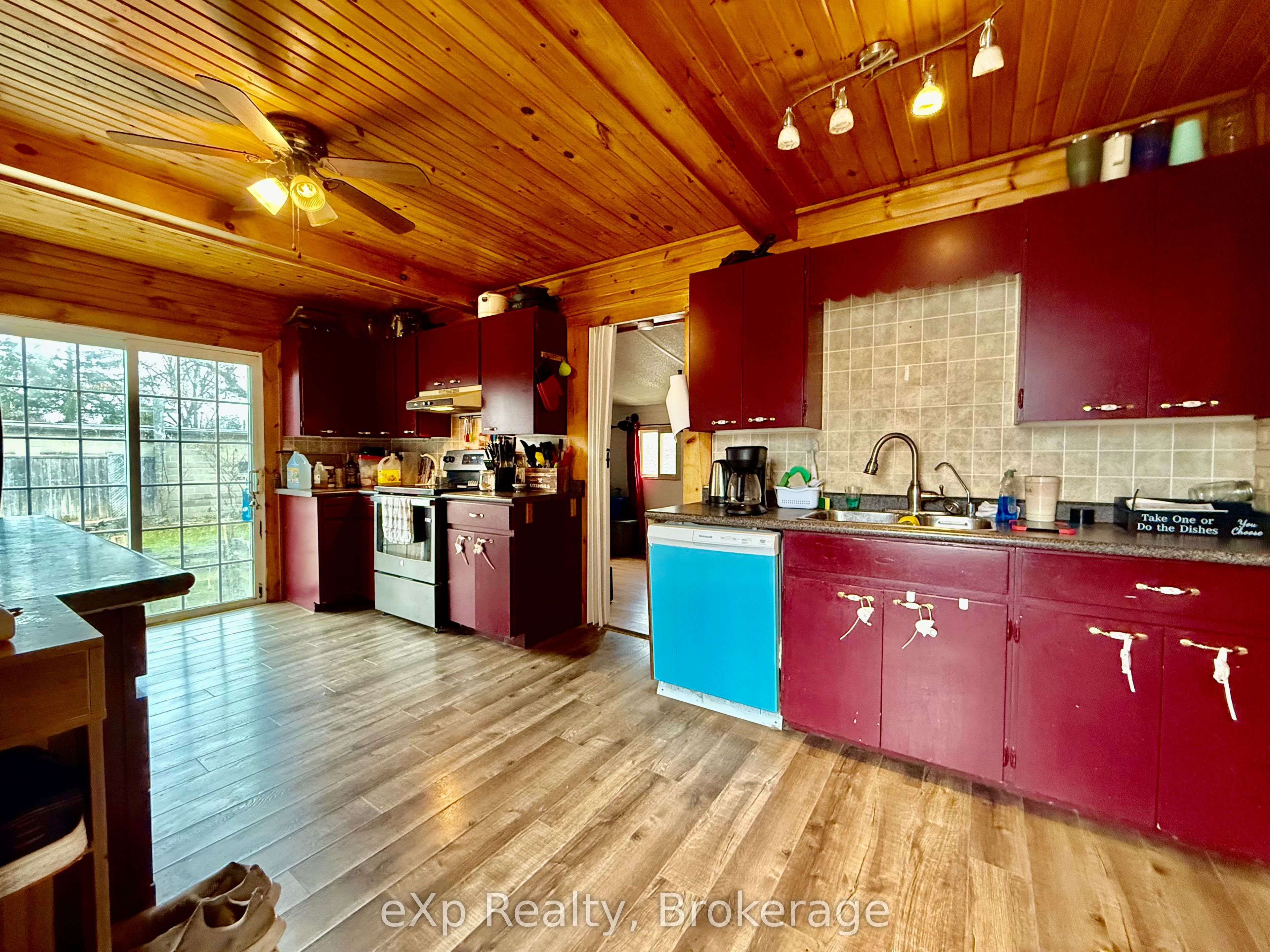 388 11TH Street, Hanover, ON N4N 1S5 photo 4