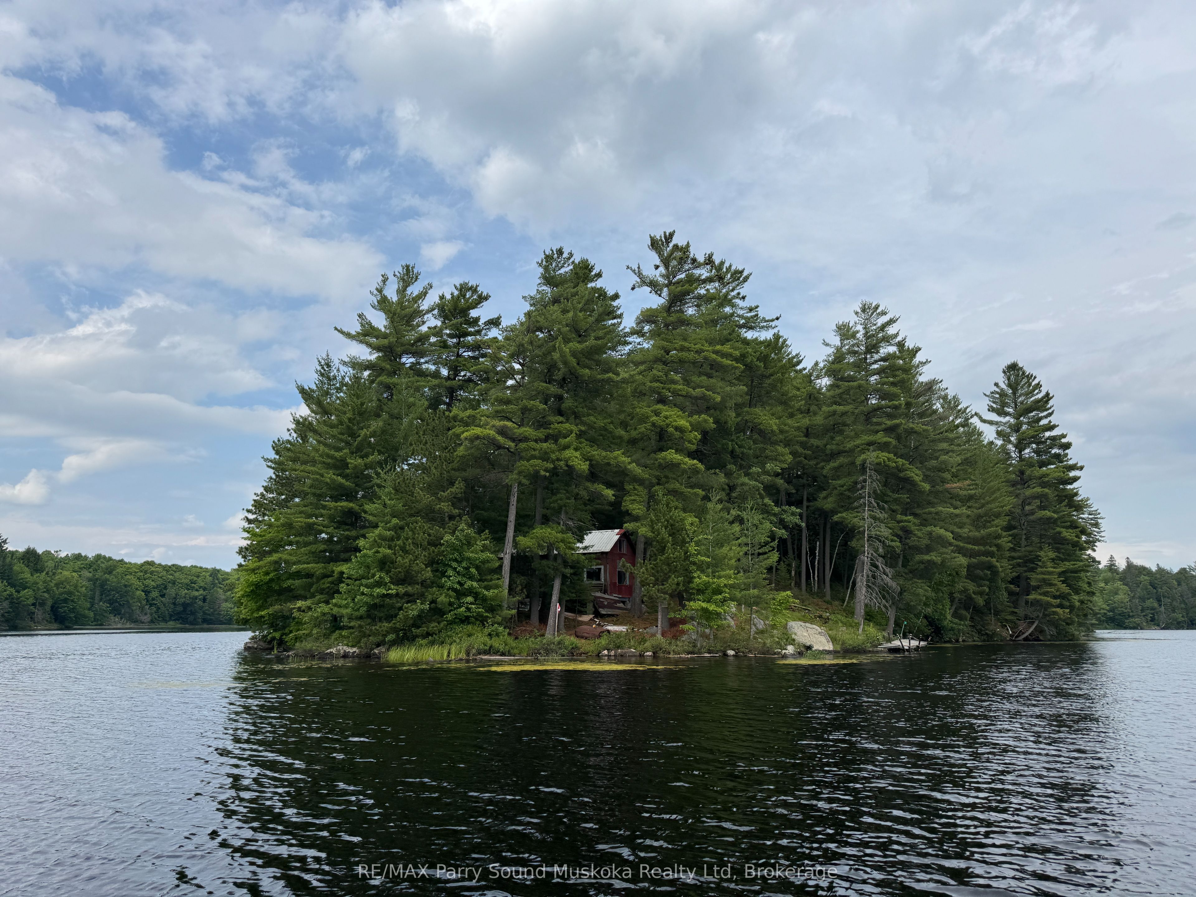 2 Wolf River, Parry Sound Remote Area, ON P0H 1S0