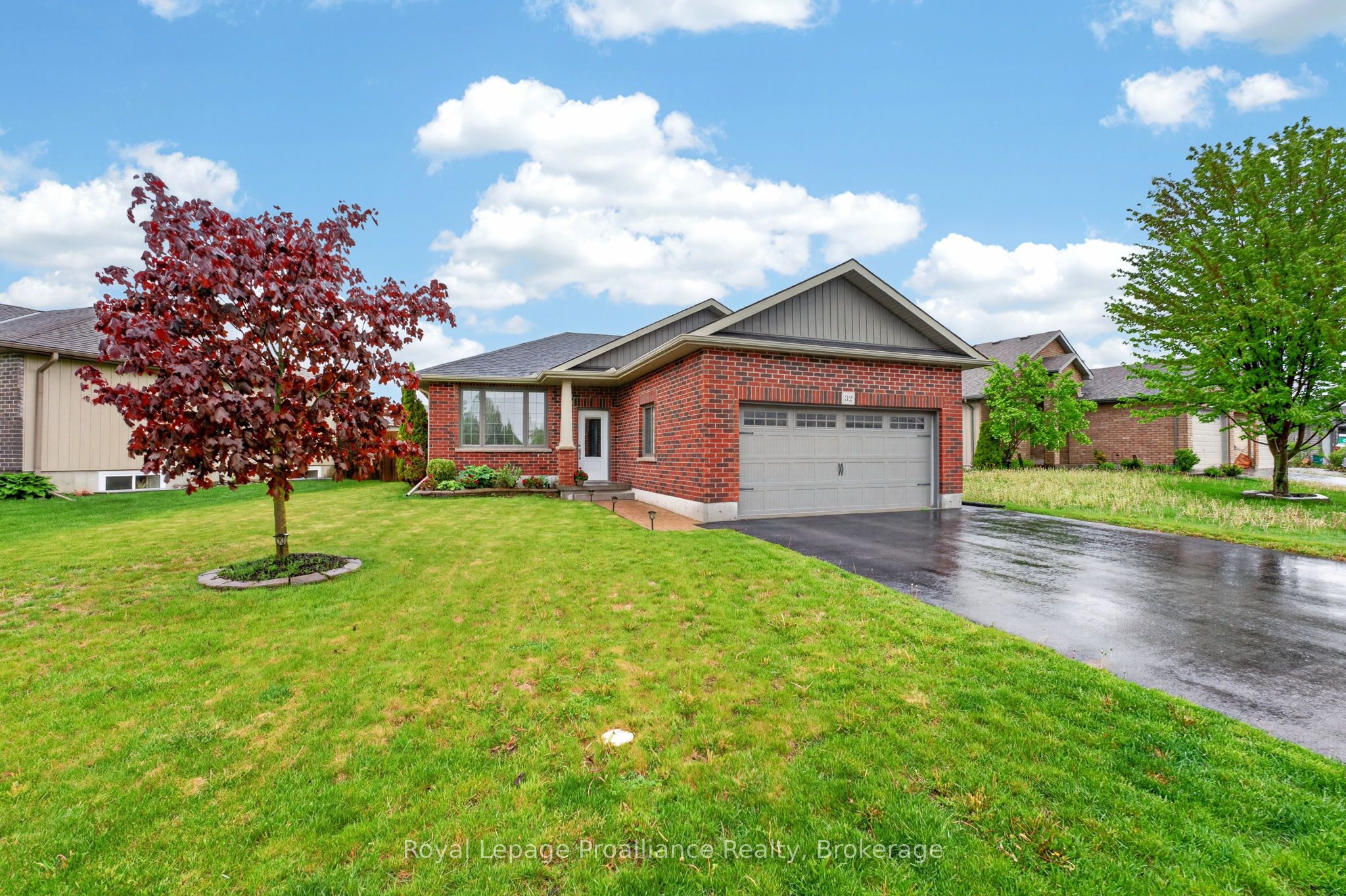 32 Aspen Drive, Quinte West, ON K8V 0E2 photo 2