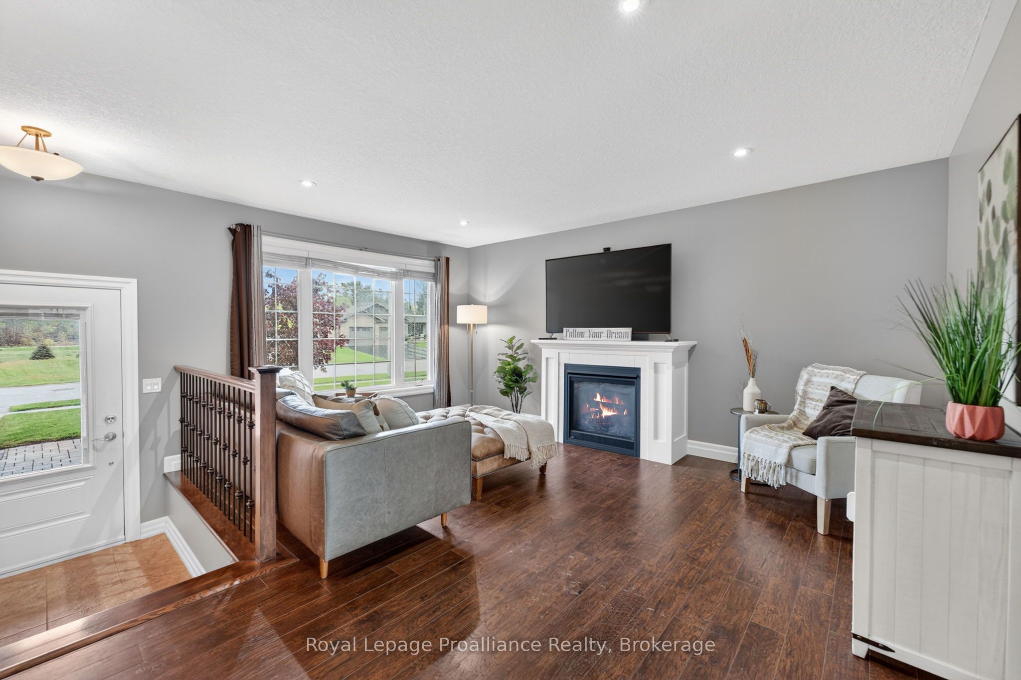 32 Aspen Drive, Quinte West, ON K8V 0E2 photo 5