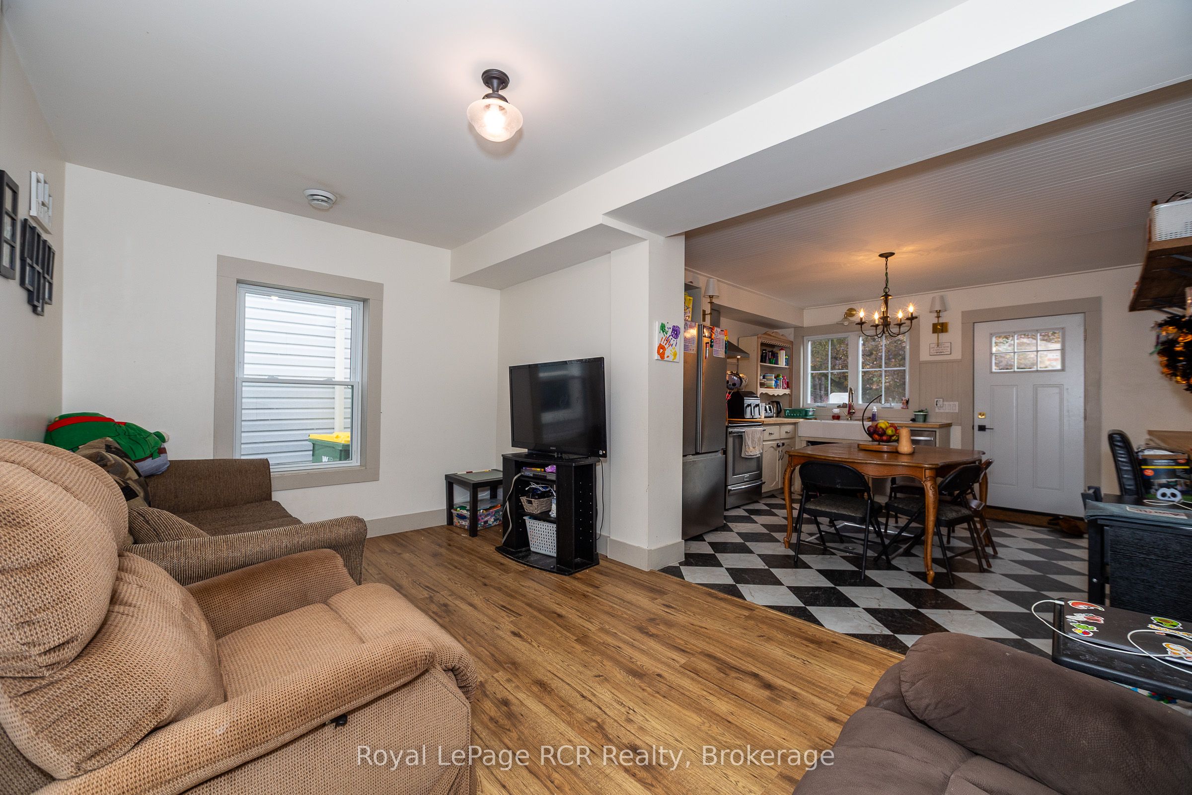 83 Main Street W, Grey Highlands, ON N0C 1H0 photo 5