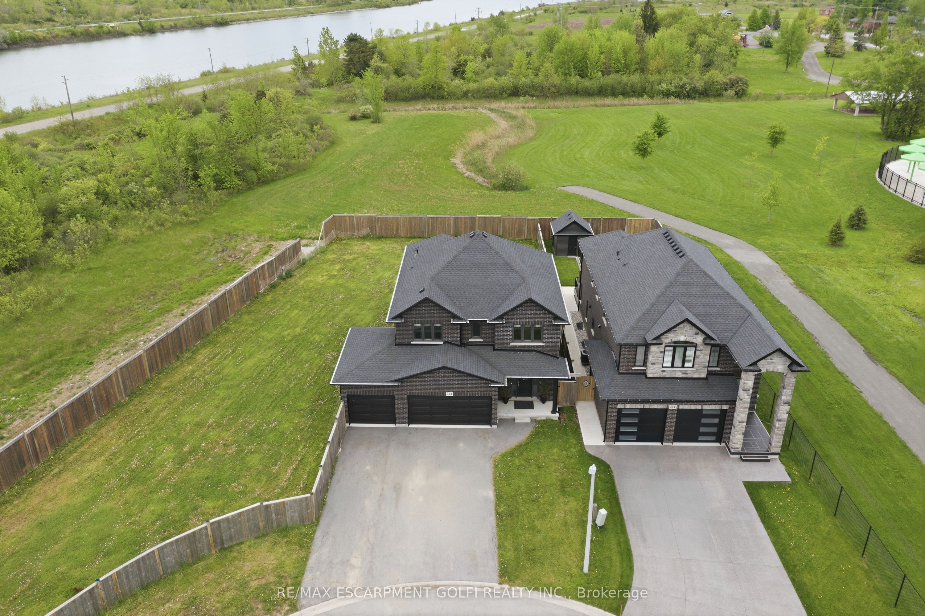 374 Viger Drive S, Welland, ON L3B 0E2