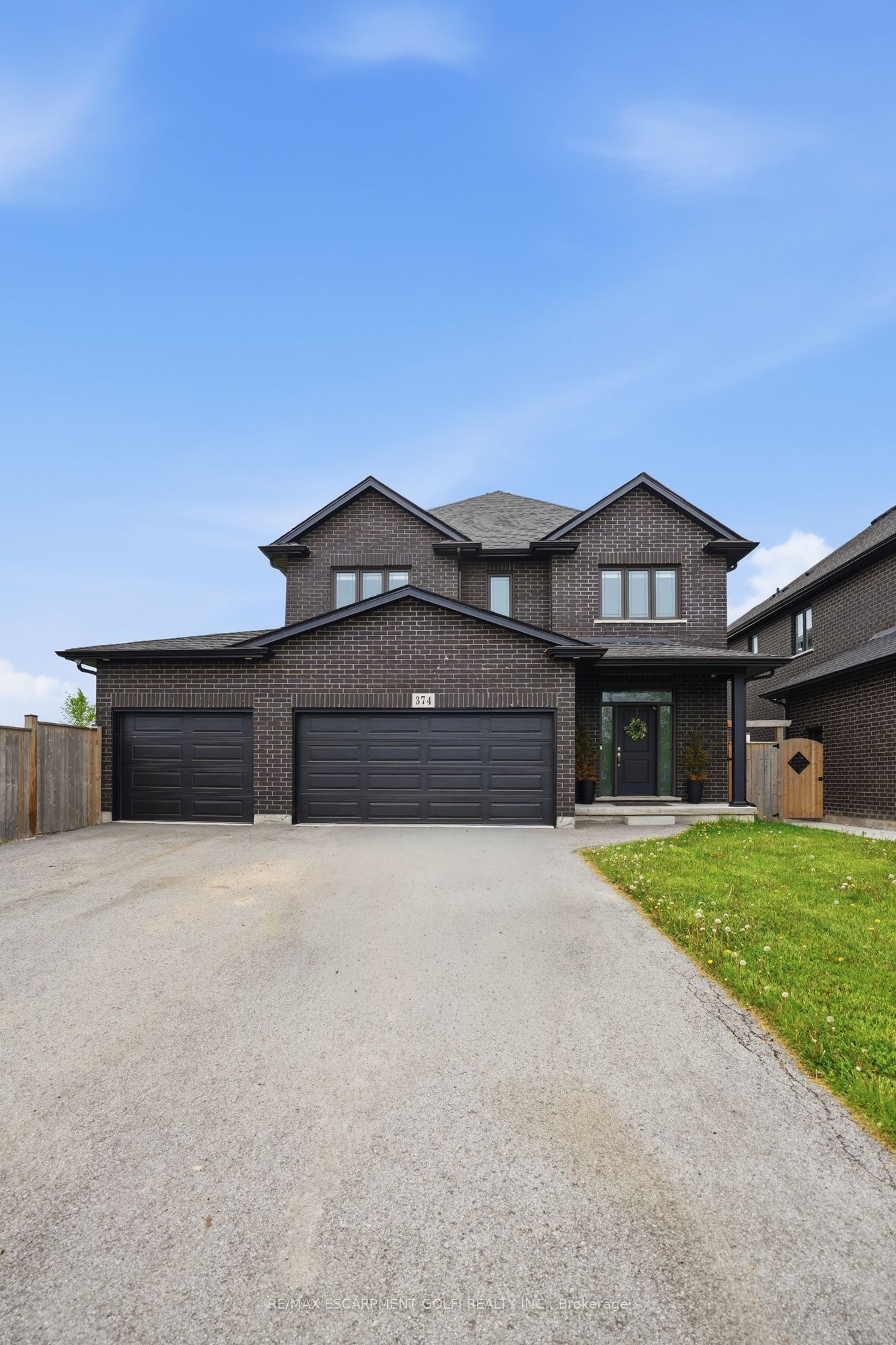 374 Viger Drive S, Welland, ON L3B 0E2 photo 2