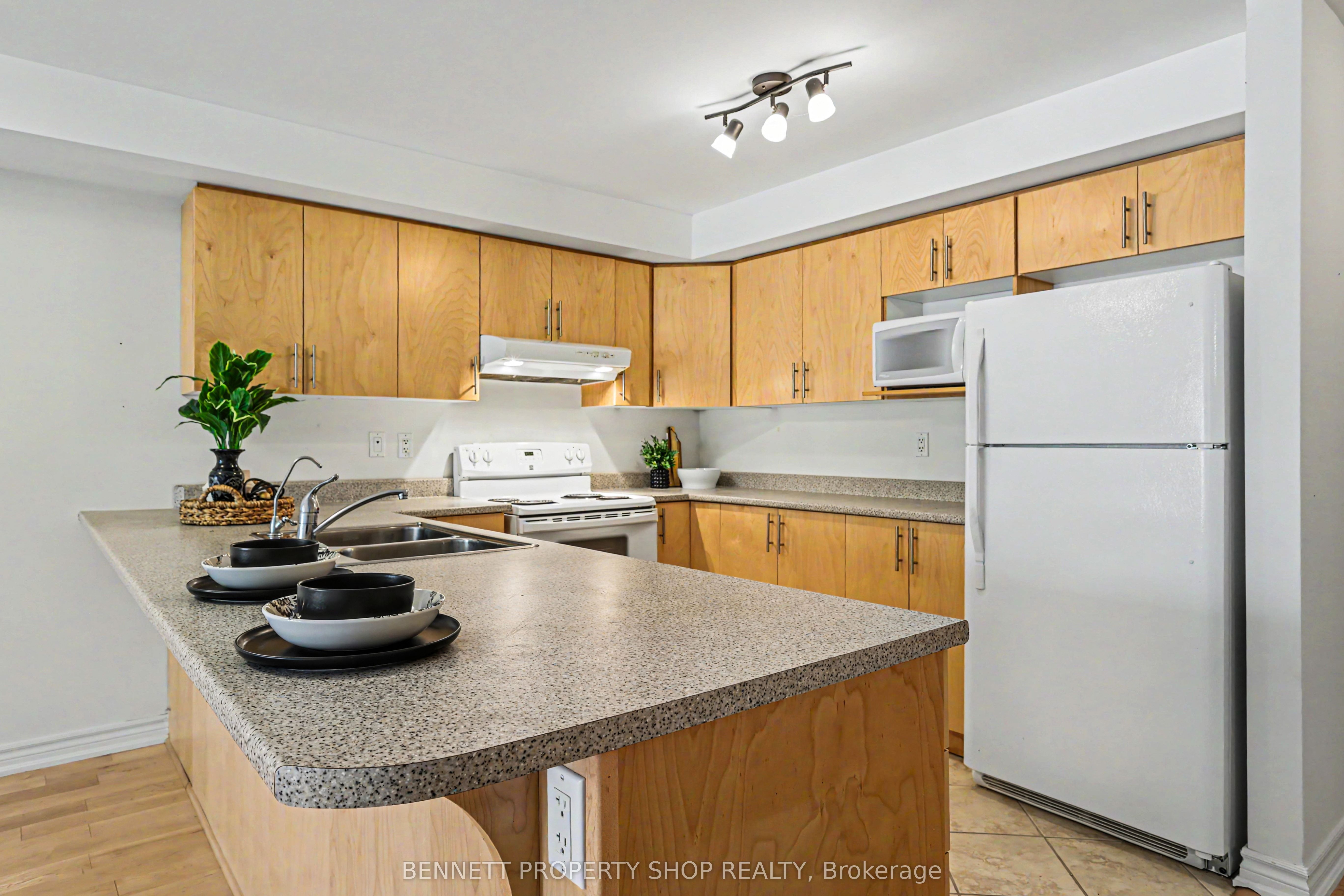 14 Norice Street 106, Meadowlands - Crestview and Area, ON K2G 2X4 photo 2