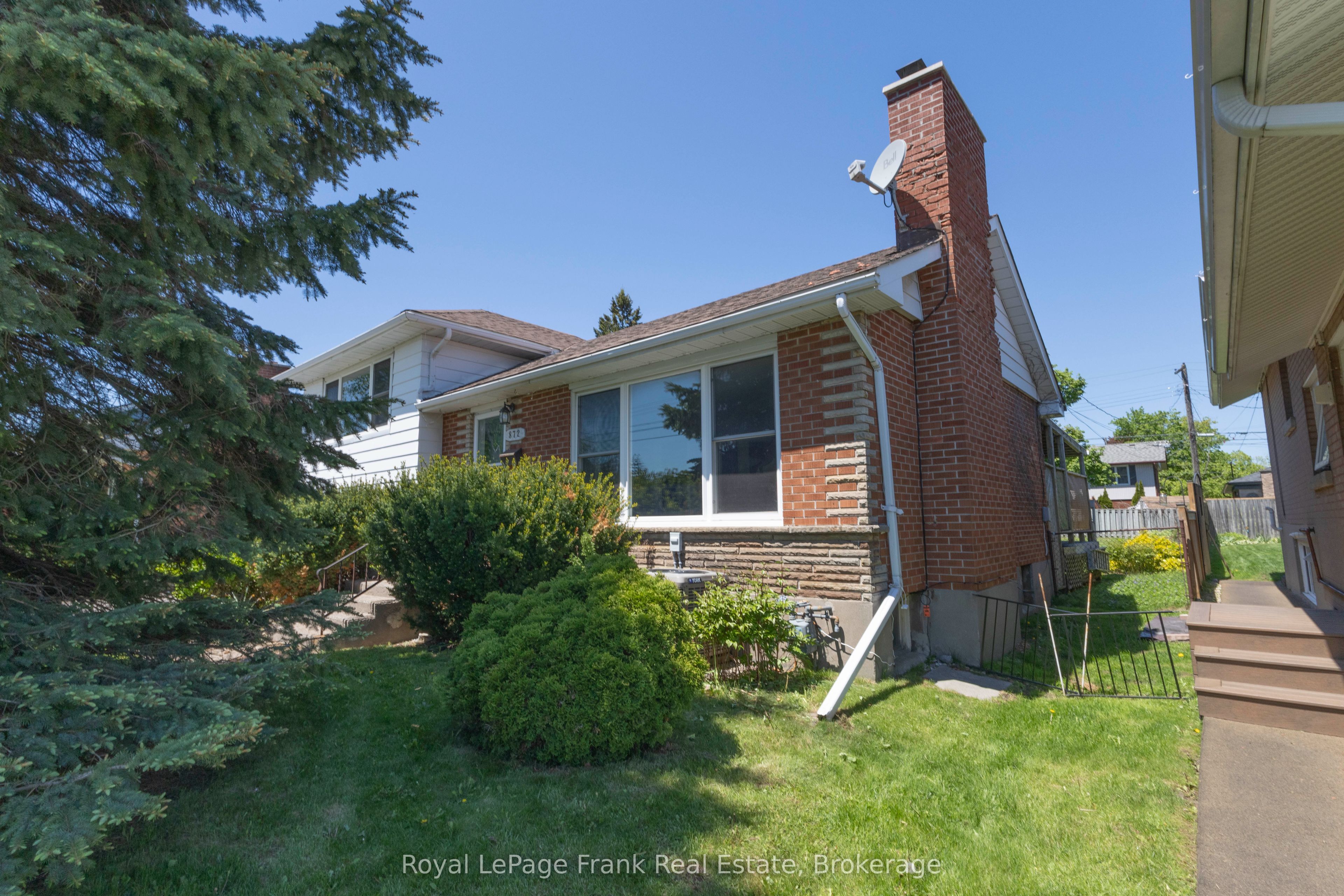 872 Weller Street, Peterborough, ON K9J 4X8 photo 3