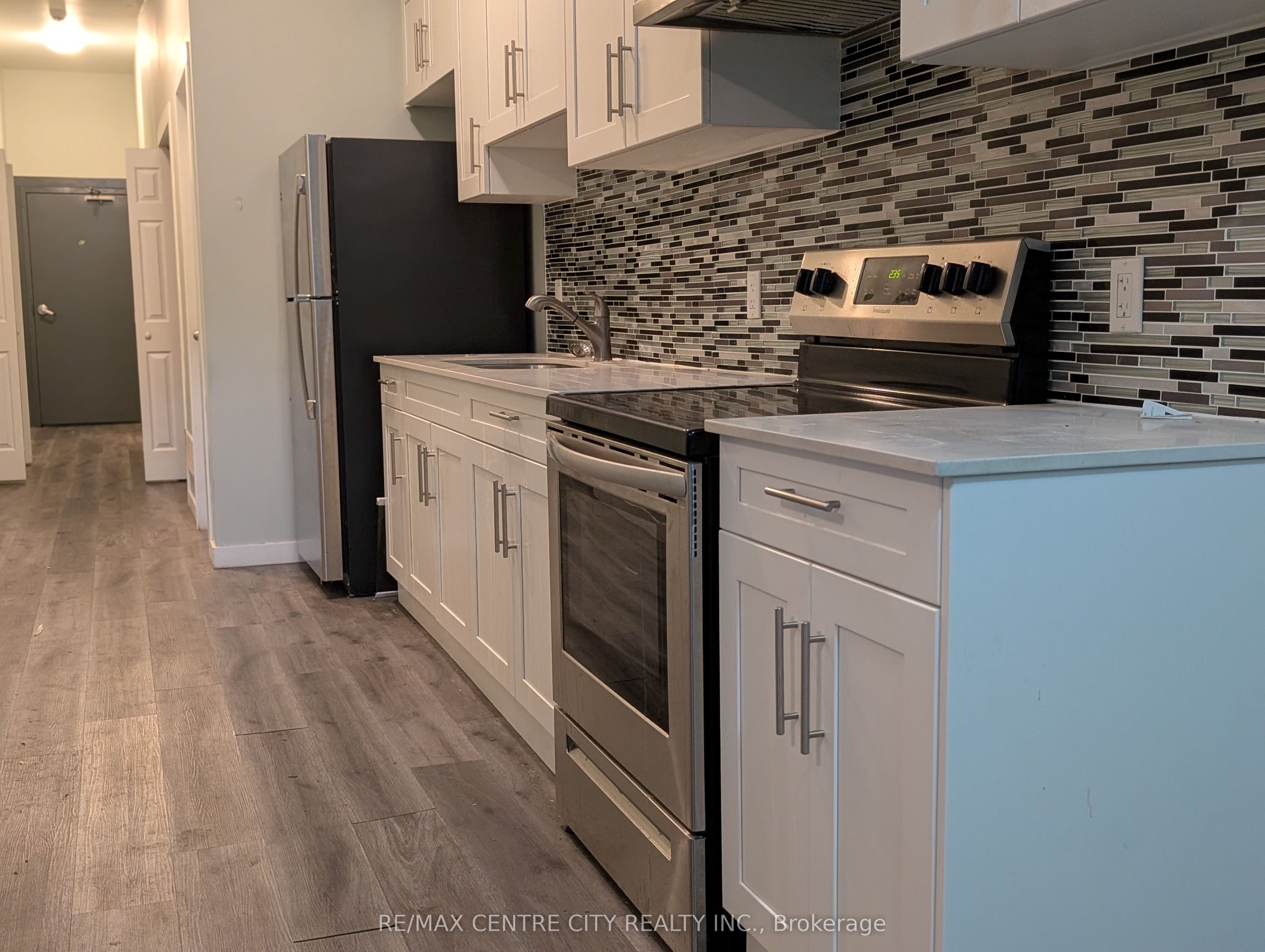 362 Richmond Street 2, London East, ON N6A 3C3 photo 2