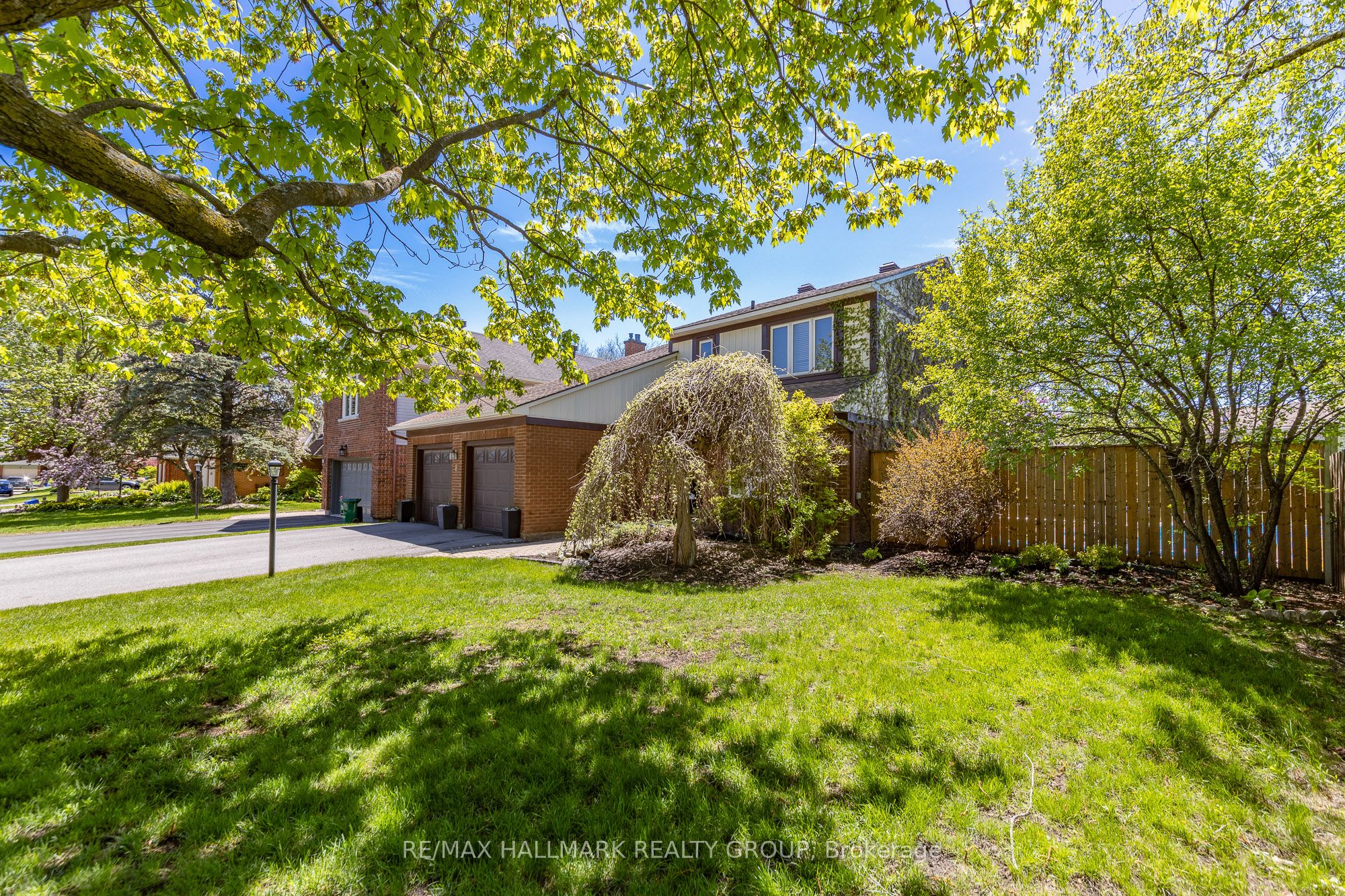 8 Trotting Way, Kanata, ON K2M 1B2 photo 3
