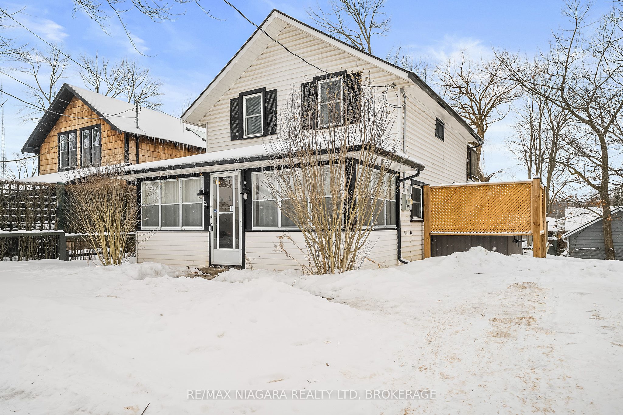 248 W LINCOLN Road W, Fort Erie, ON L0S 1B0 photo 3