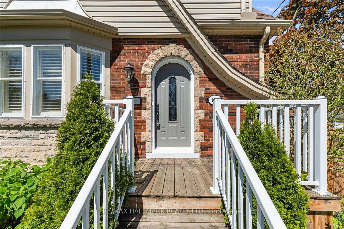 62 Tuxedo Avenue S, Hamilton, ON L8K 2R8 photo 3