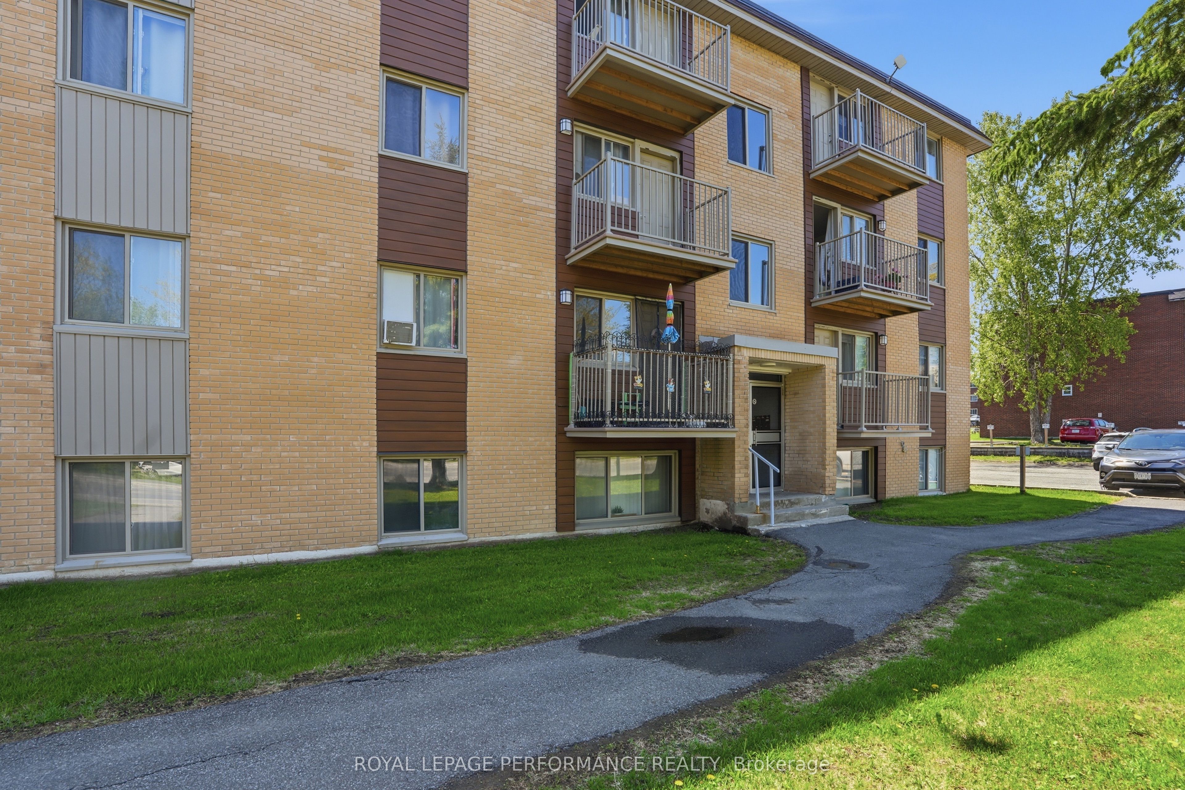1015 Cartier Boulevard 3, Hawkesbury, ON K6A 2Y4 photo 3