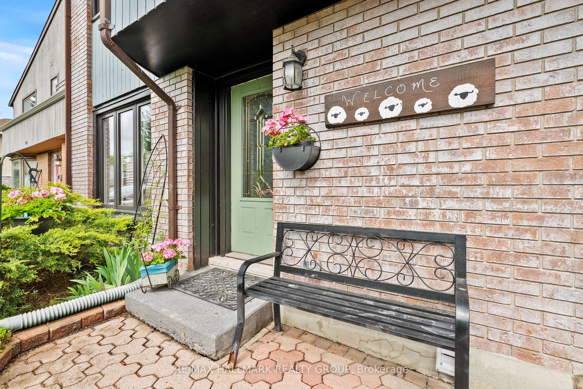 48 Sample Road, Hunt Club - Windsor Park Village and Area, ON K1V 9T8 photo 4