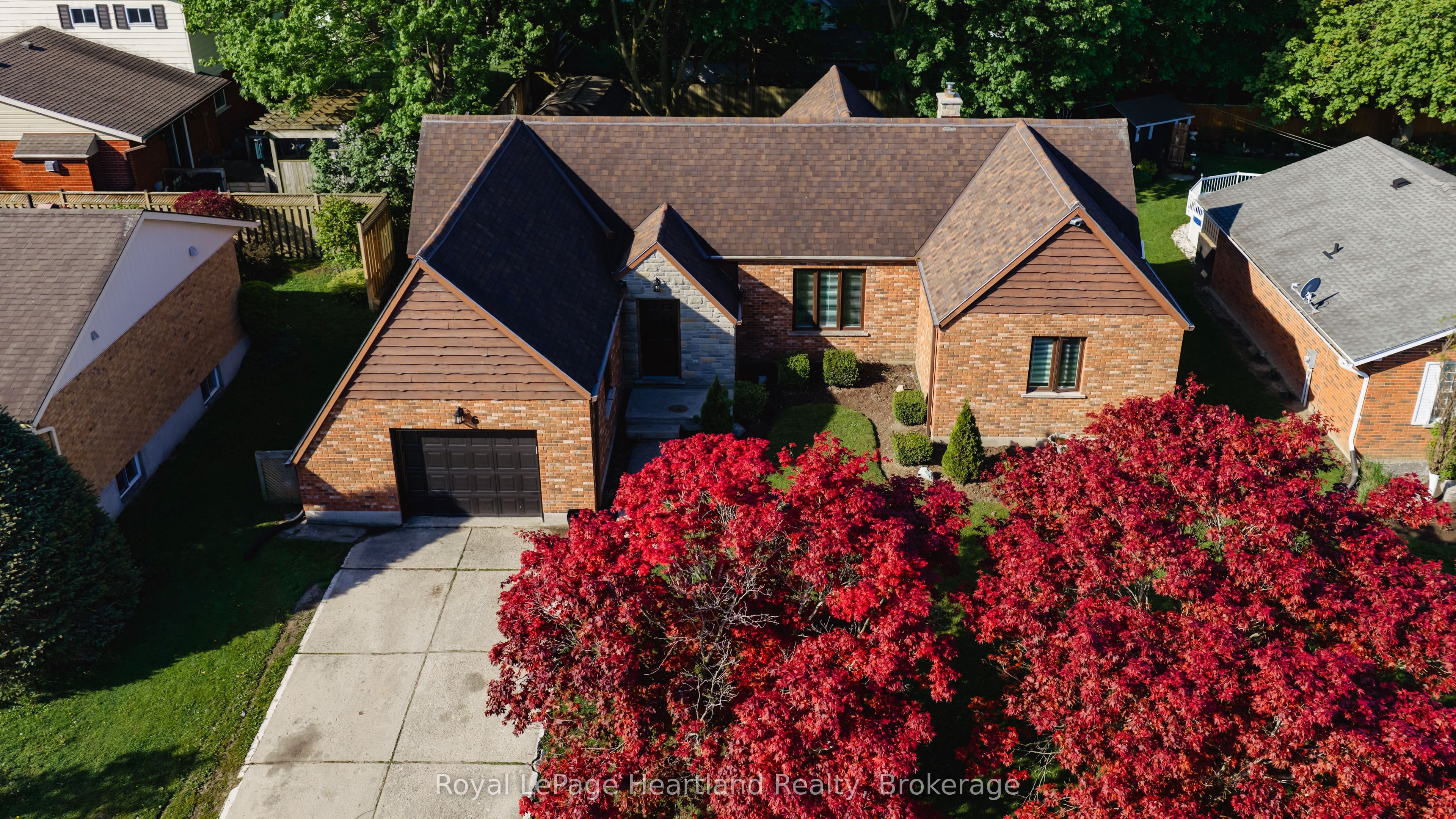 6 Alexander Street, Huron East, ON N0K 1W0