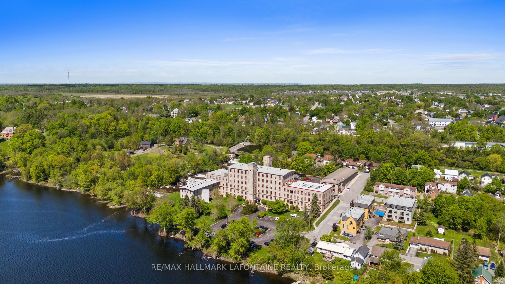 1 Rosamond Street E 107, Mississippi Mills, ON K0A 1A0 photo 2