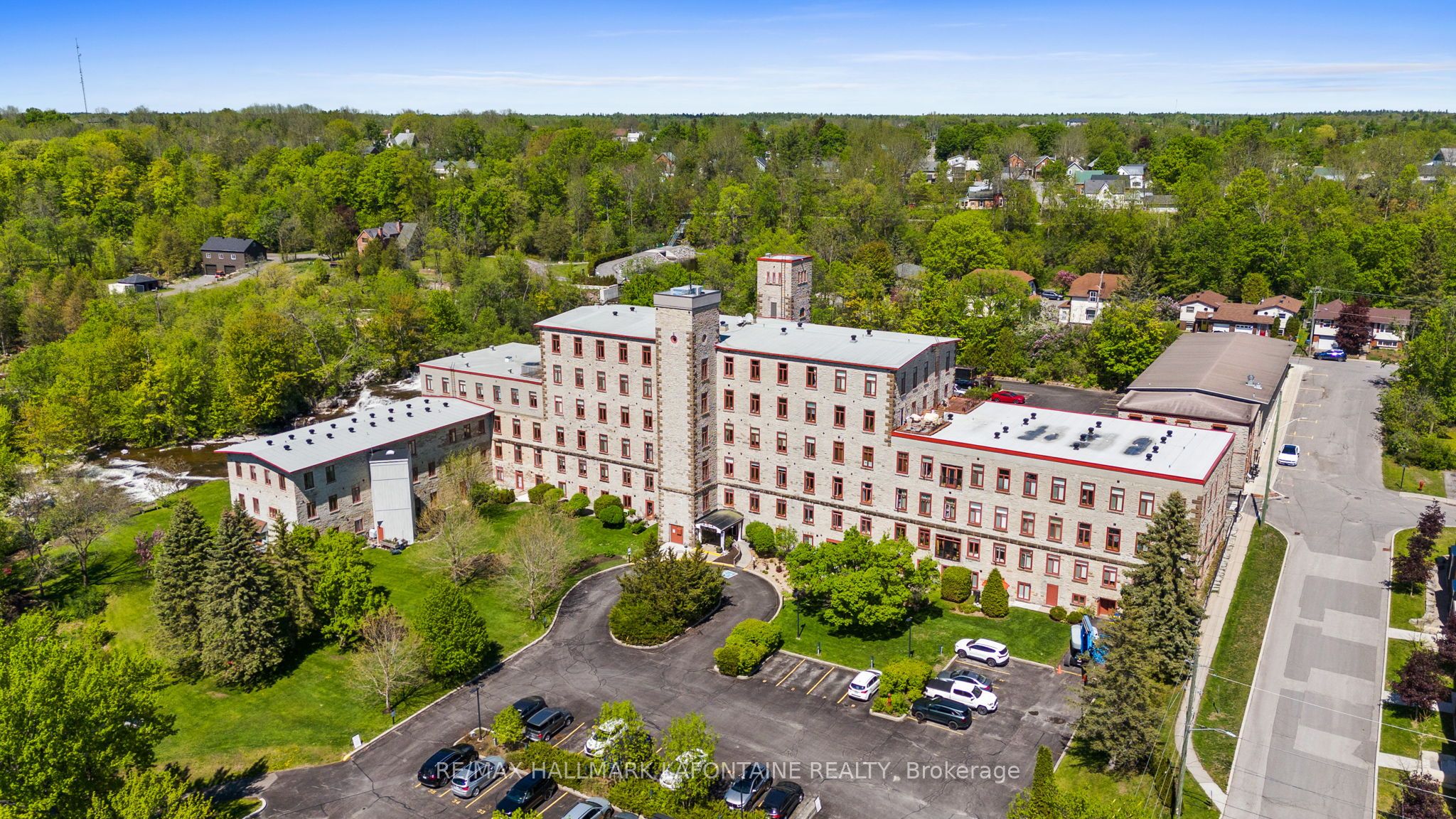 1 Rosamond Street E 107, Mississippi Mills, ON K0A 1A0 photo 4