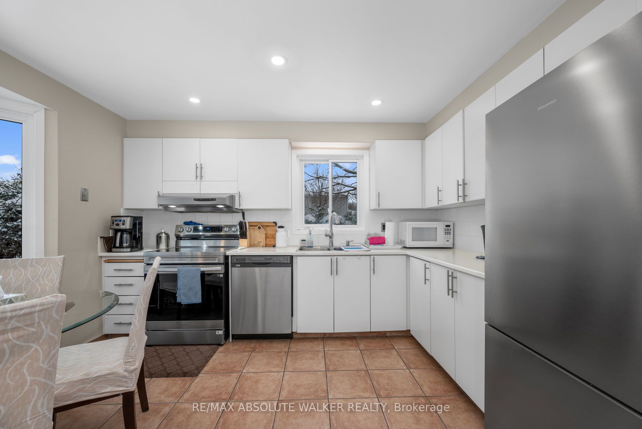 1849 Montereau Avenue, Orleans - Convent Glen and Area, ON K1C 5X5 photo 3