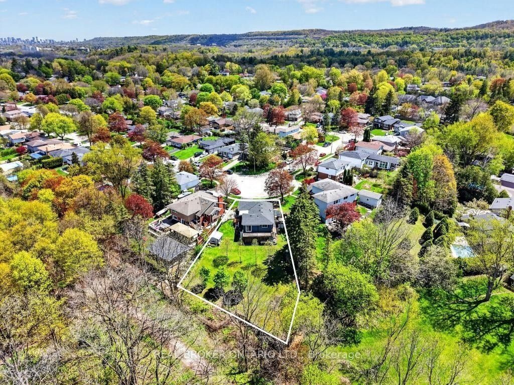 55 Sunrise Crescent, Hamilton, ON L9H 3S1