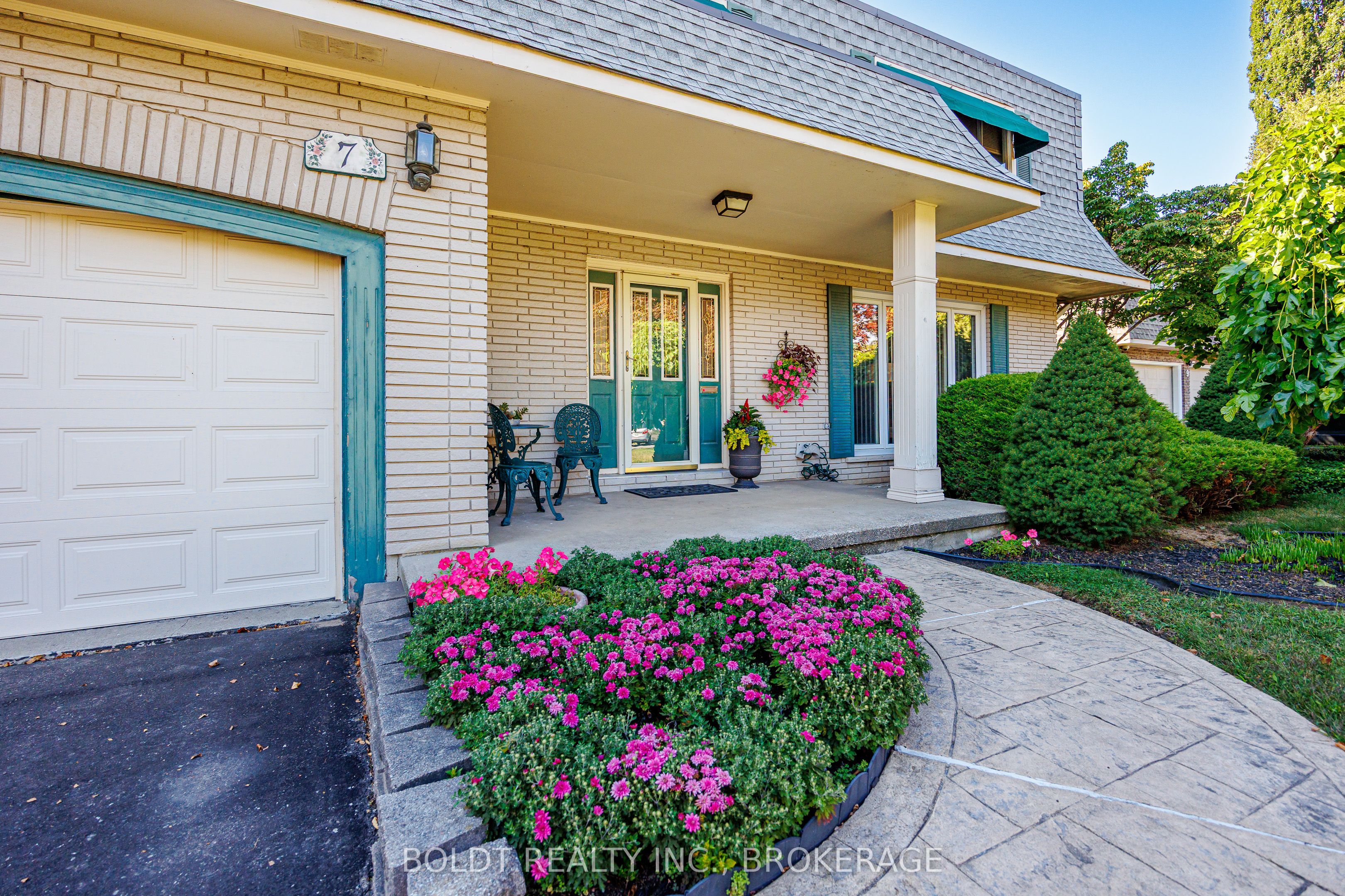7 Mayholme Court, St. Catharines, ON L2N 4C1 photo 3