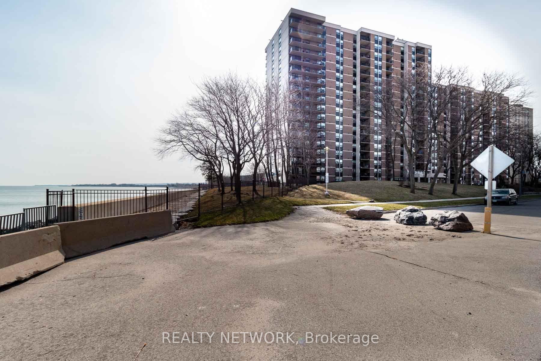 500 Green Road 901, Hamilton, ON L8E 3M6 photo 3