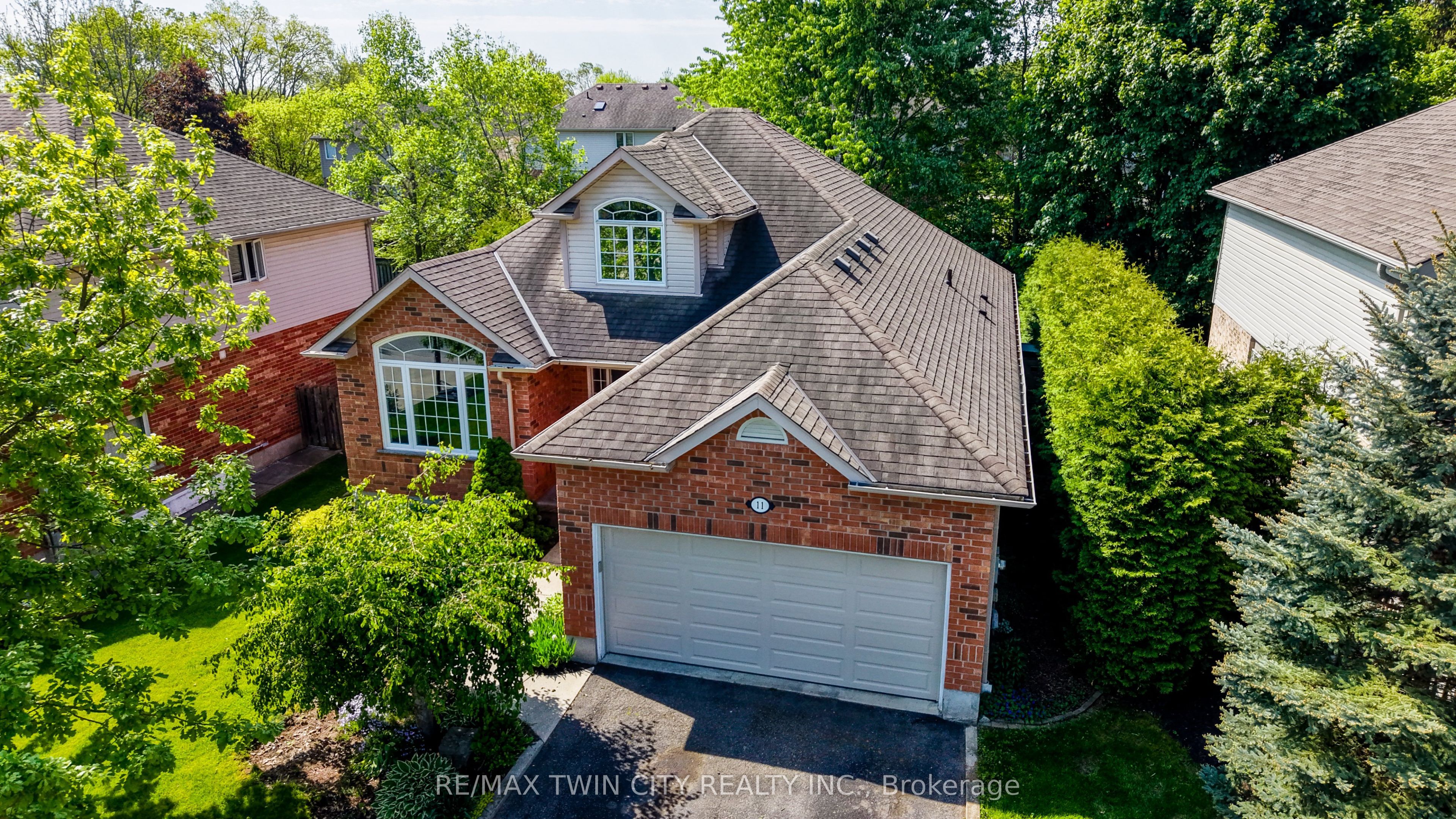 11 Carolinian Lane, Cambridge, ON N1S 5B5 photo 5