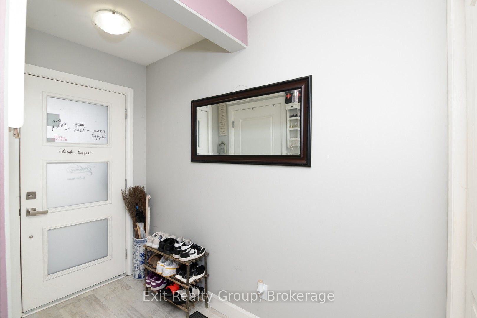 7 Dewal Place, Belleville, ON K8P 0H3 photo 2