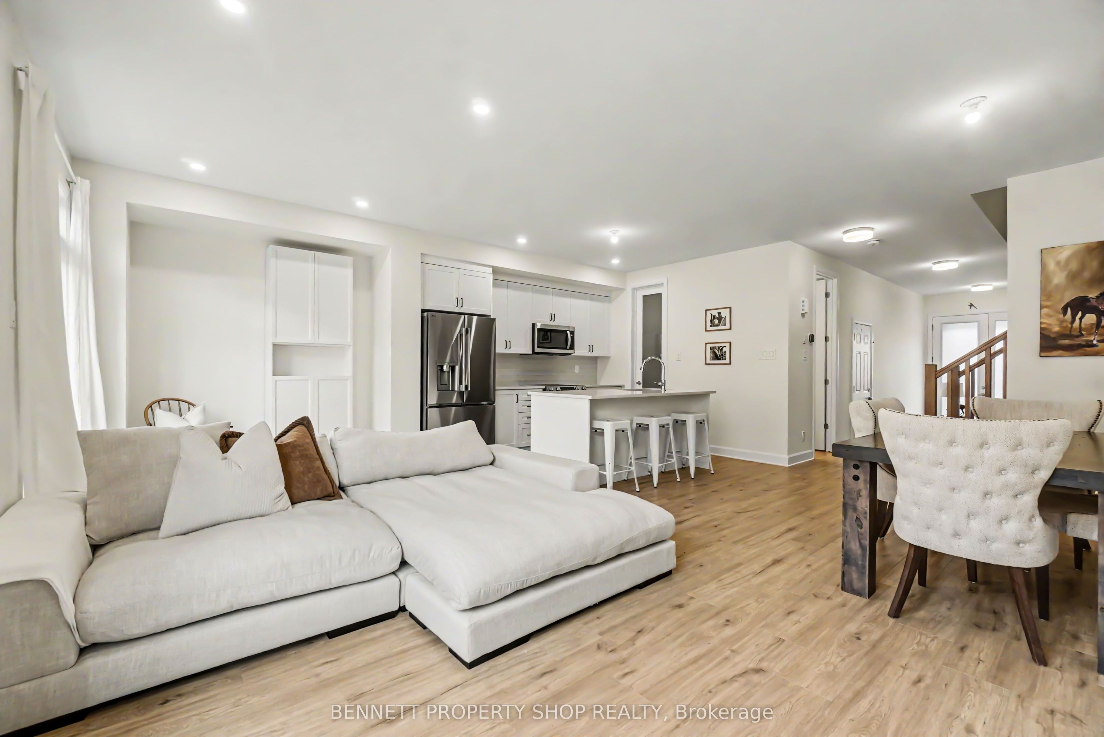 1047 Ventus Way, Orleans - Convent Glen and Area, ON K1W 0M5 photo 3